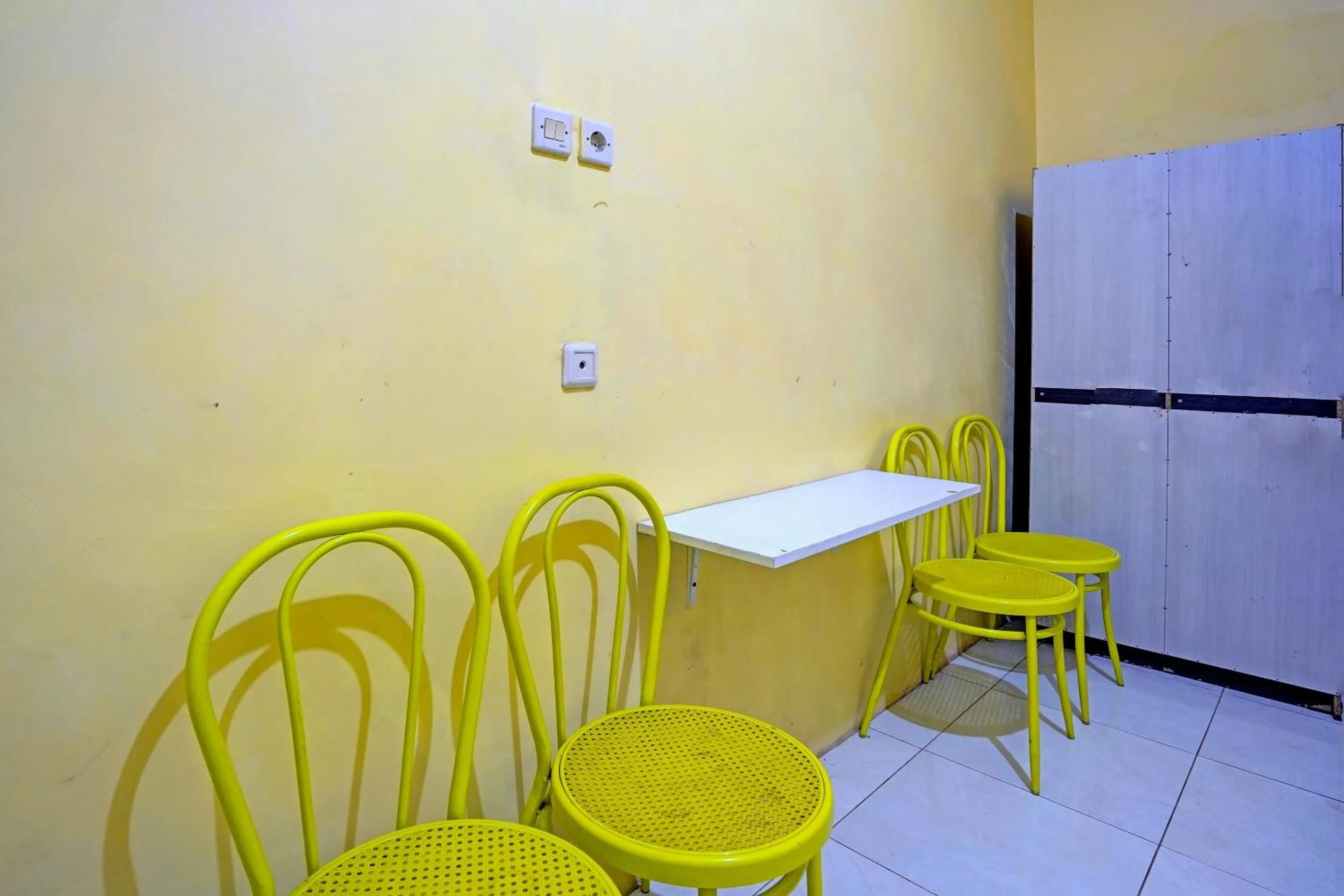 Lobby or reception in OYO 91795 Kos Jeehel Syariah