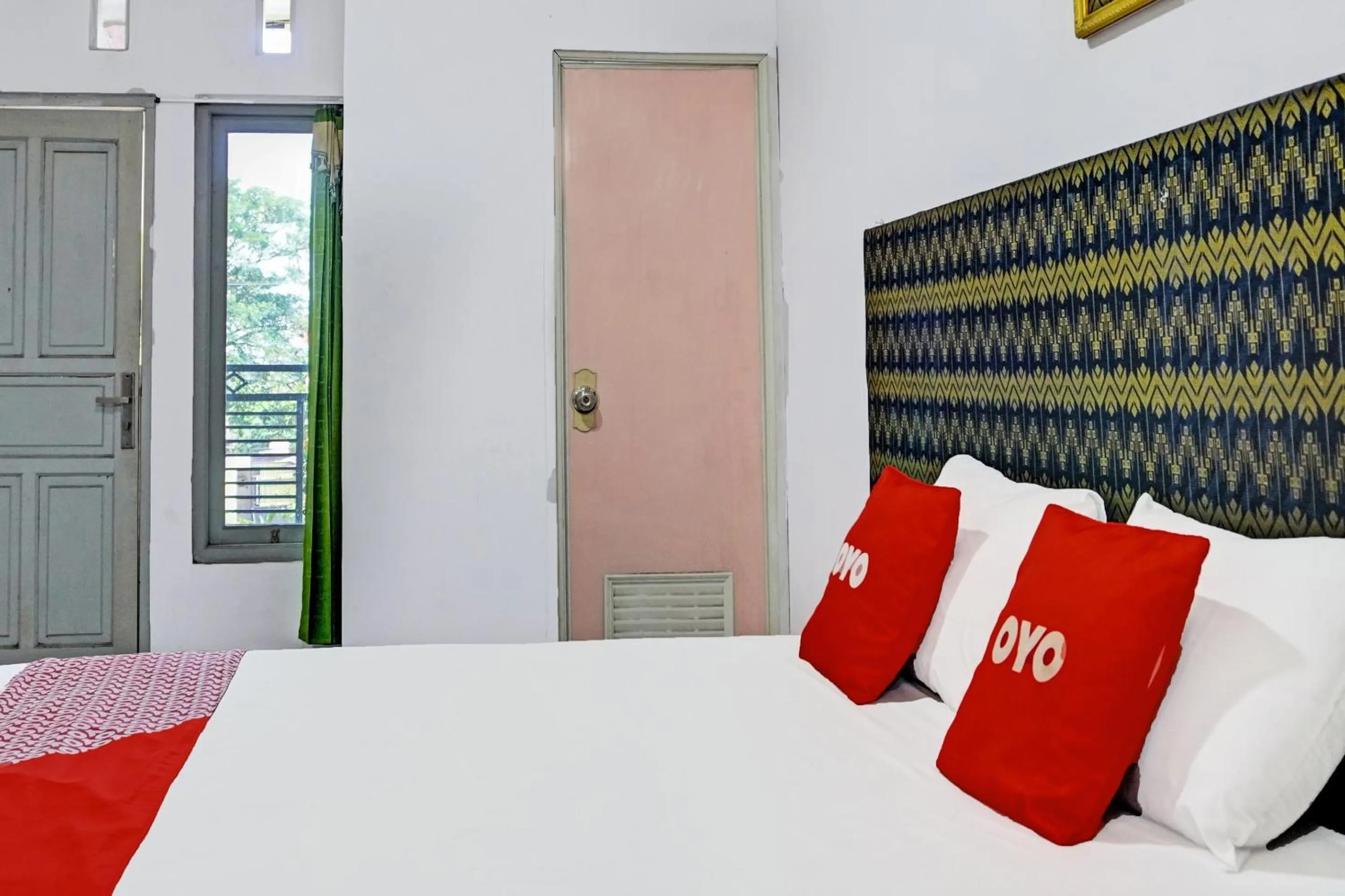 Bedroom, Bed in OYO 91796 Guest House Ghalta Syariah