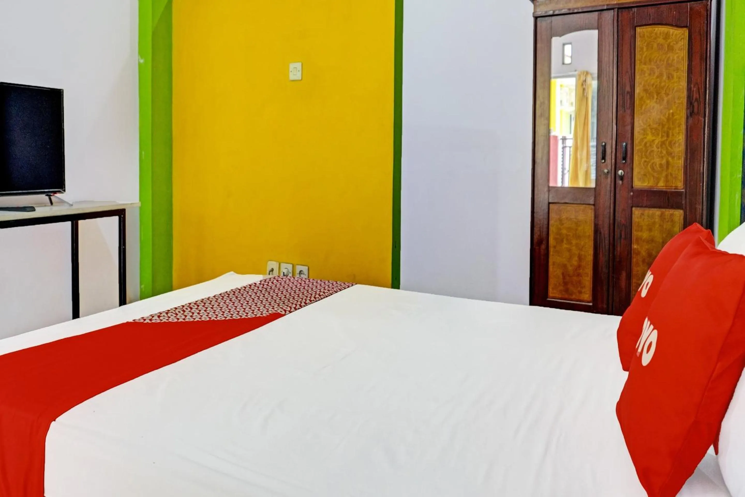 Bedroom, Bed in OYO 91796 Guest House Ghalta Syariah