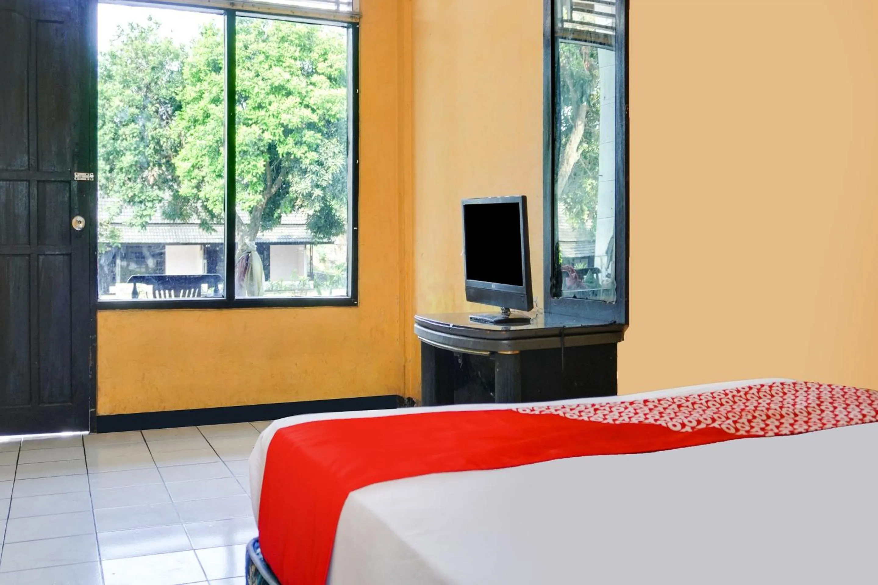 Bedroom, Bed in Hotel O Mutiara Guest House