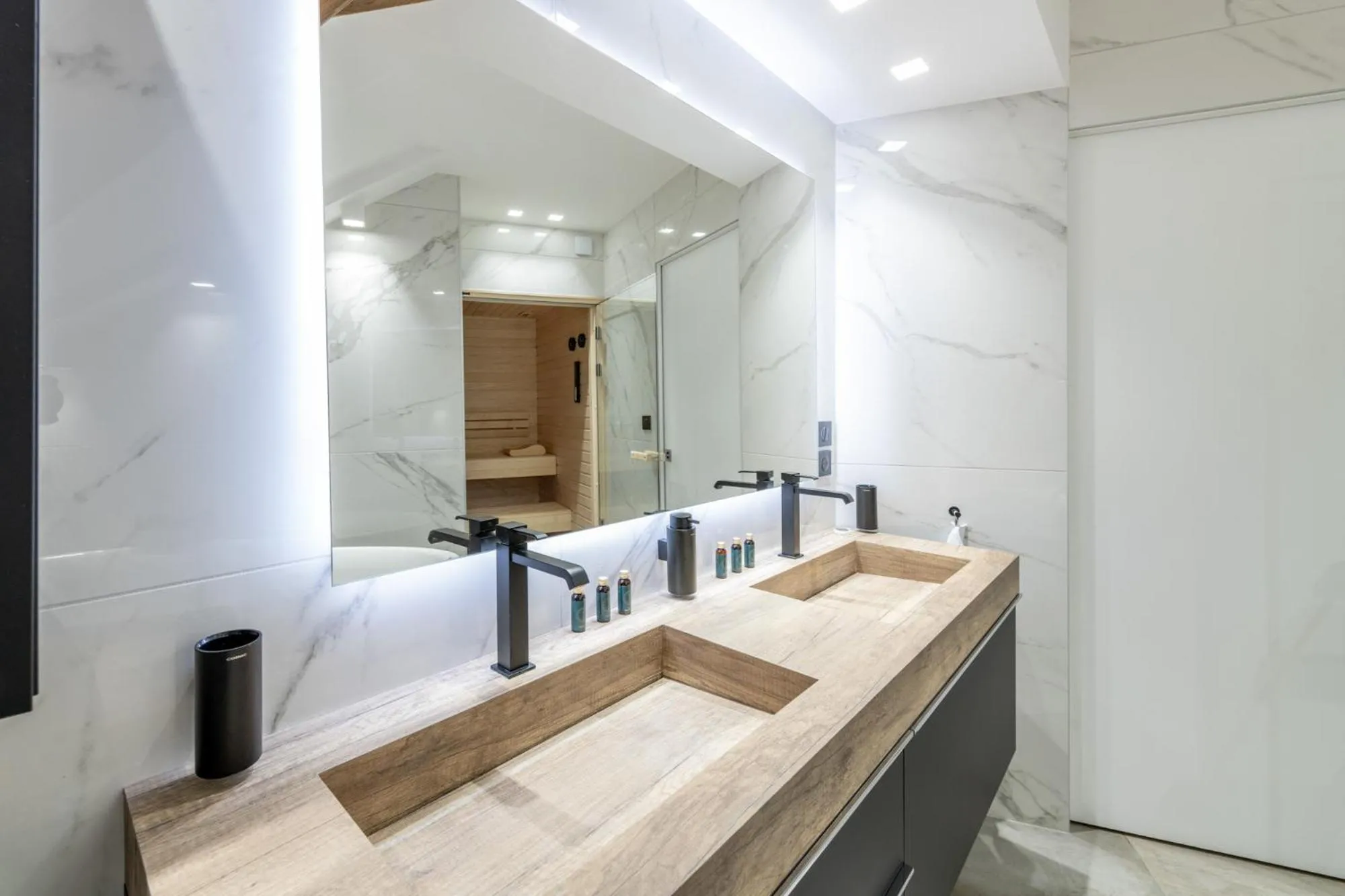 Bathroom in Mairnaige, luxueux appartement avec sauna