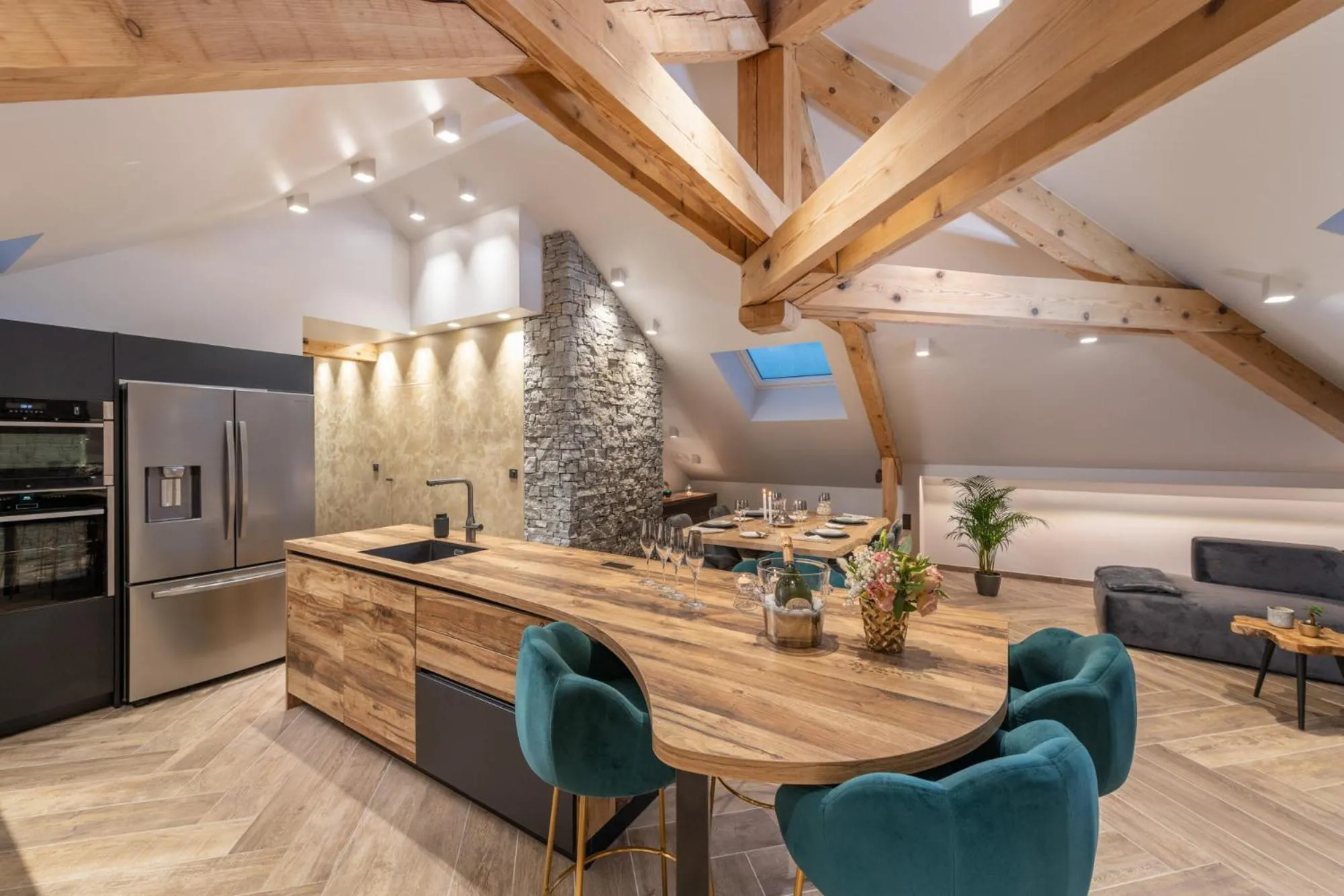 Dining area in Mairnaige, luxueux appartement avec sauna