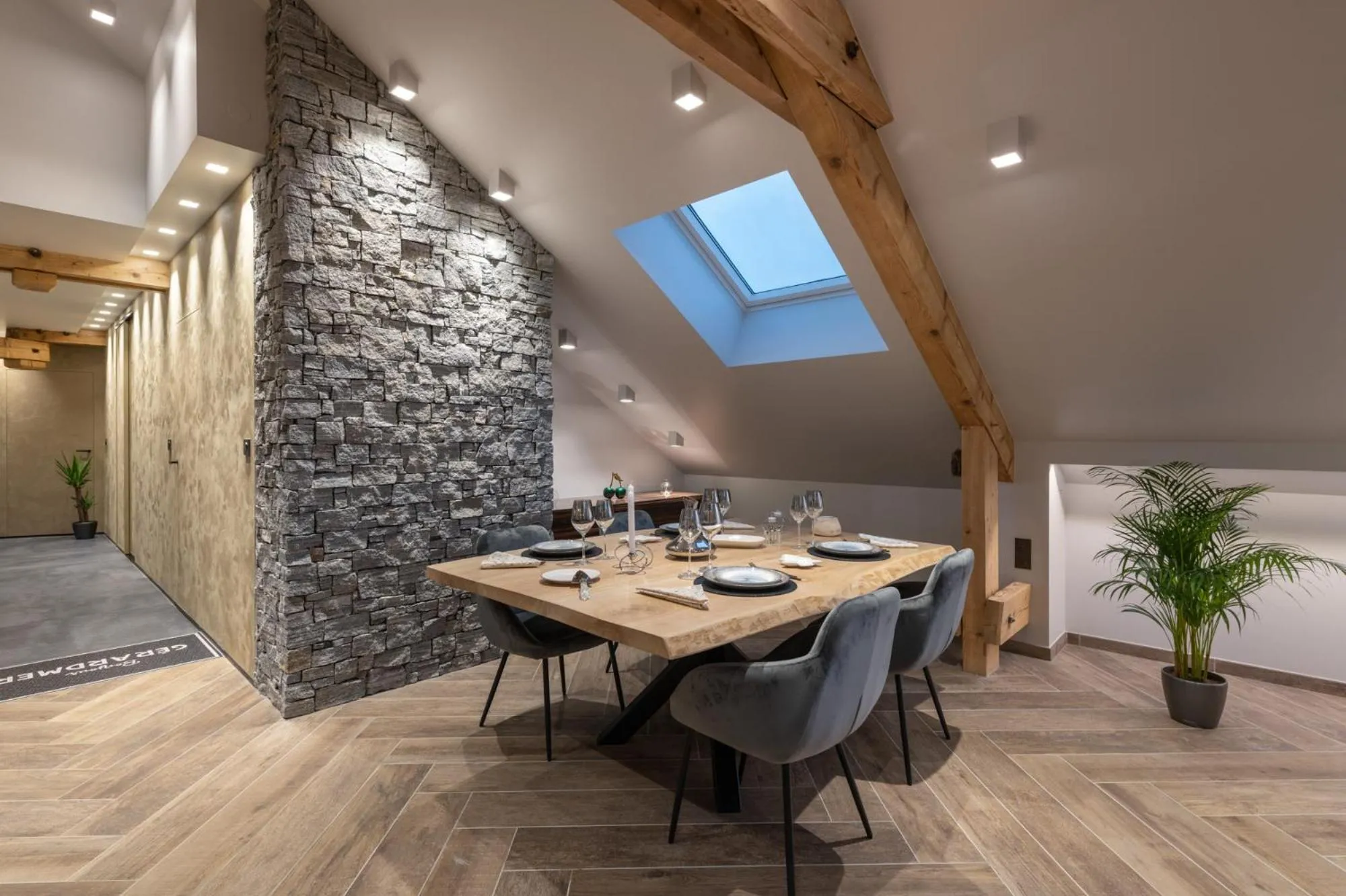 Dining area in Mairnaige, luxueux appartement avec sauna