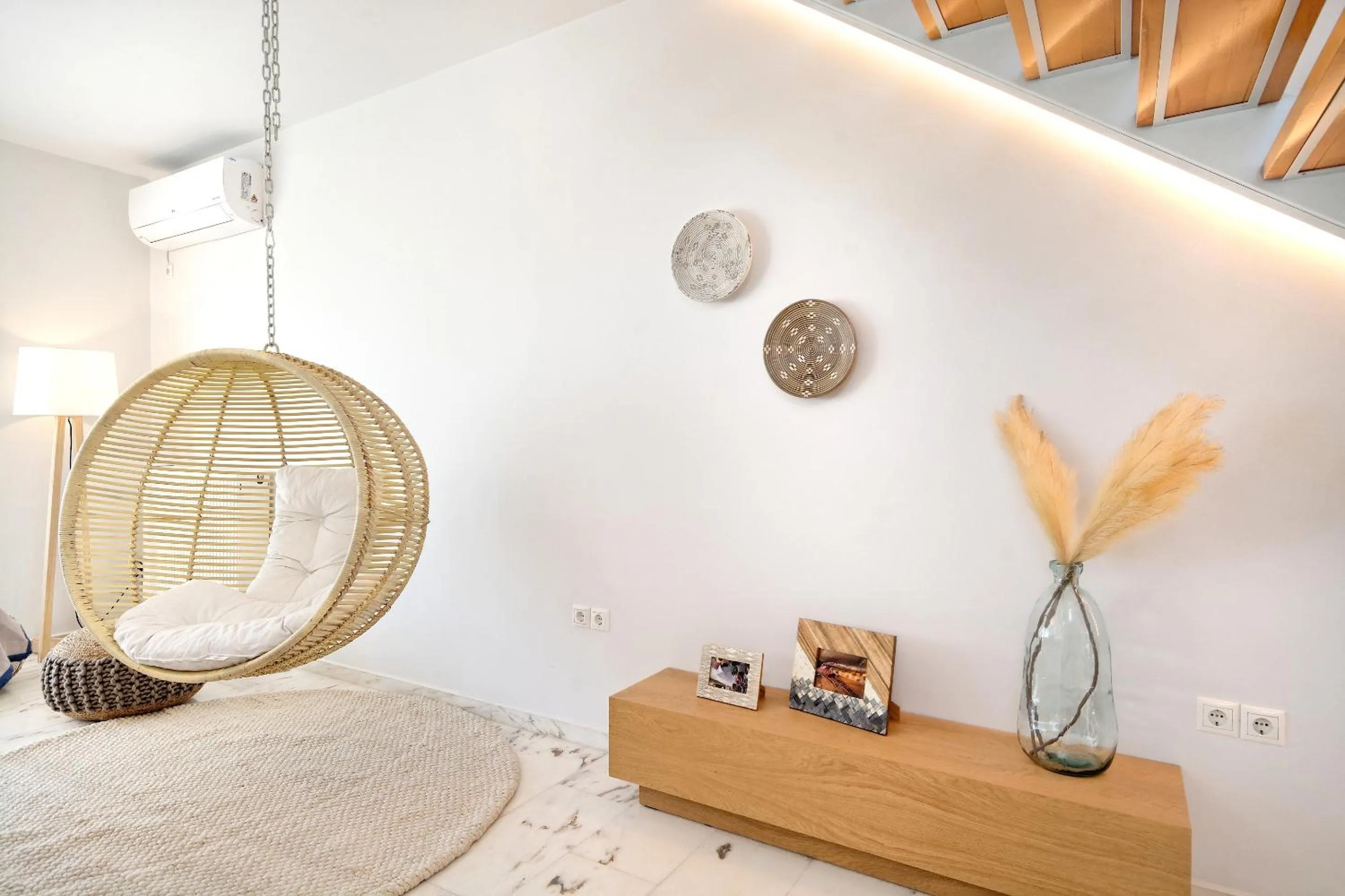 Living room, Bed in Triplex Villa Gardenia Glyfada sea view
