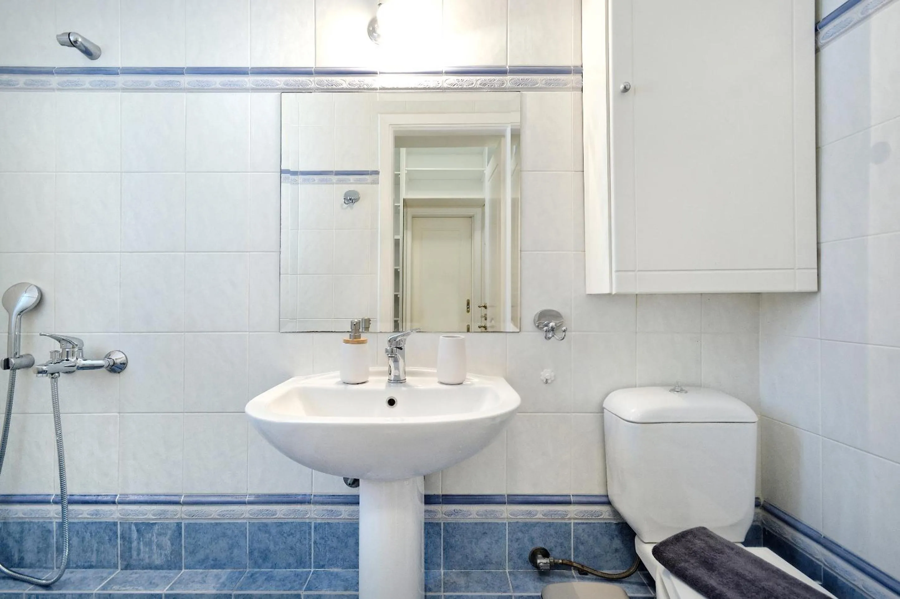 Shower in Triplex Villa Gardenia Glyfada sea view