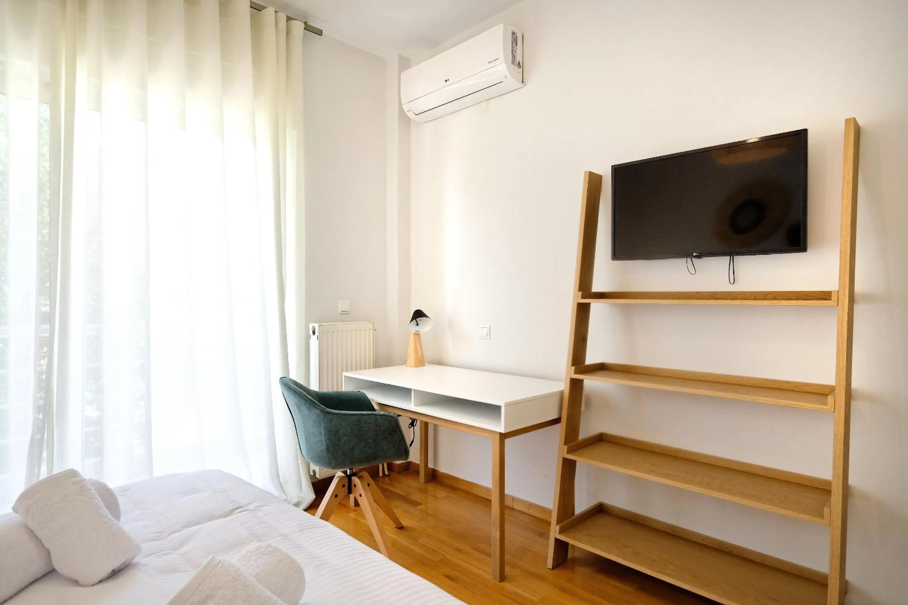 Bedroom, Bed in Triplex Villa Gardenia Glyfada sea view