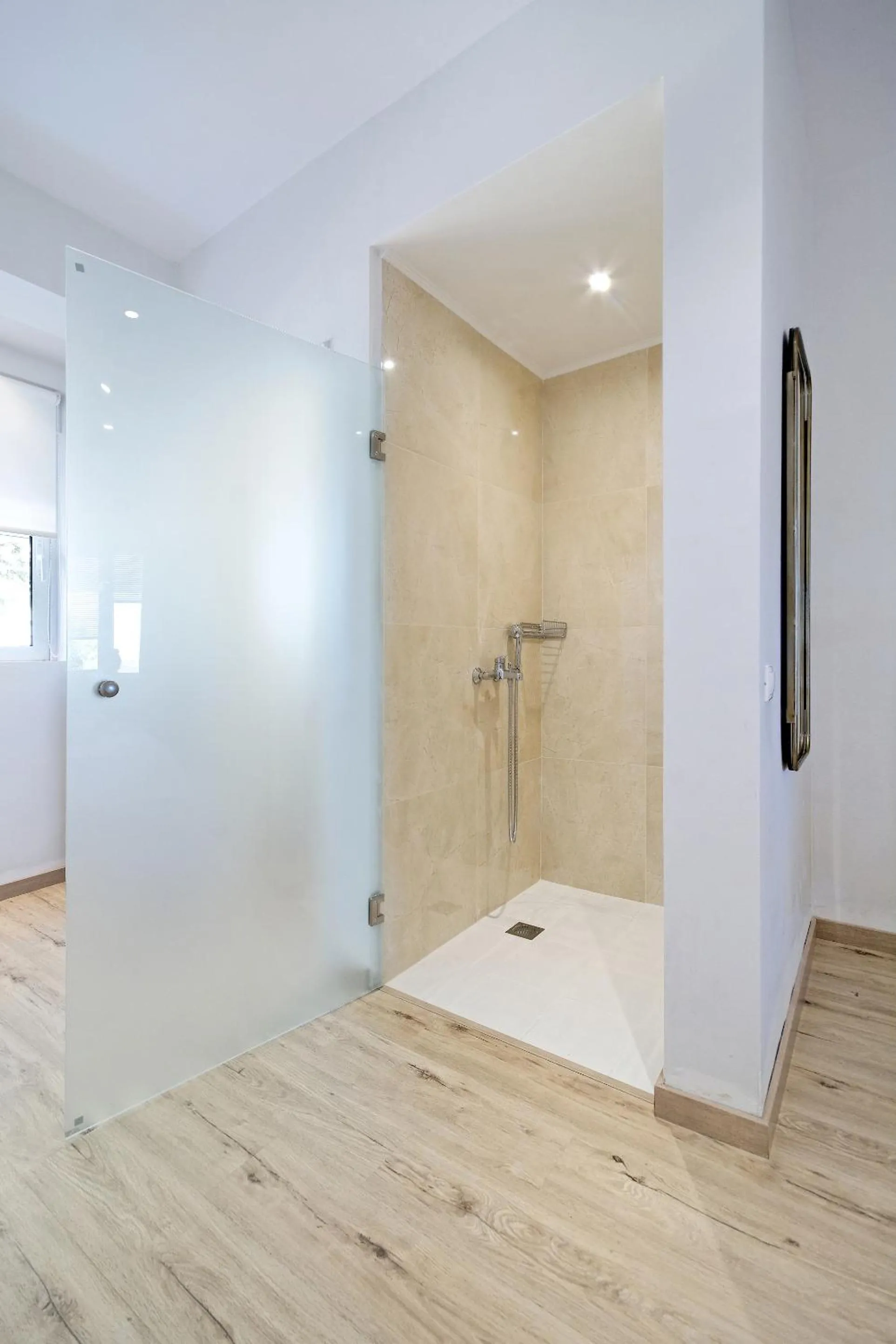 Shower in Triplex Villa Gardenia Glyfada sea view