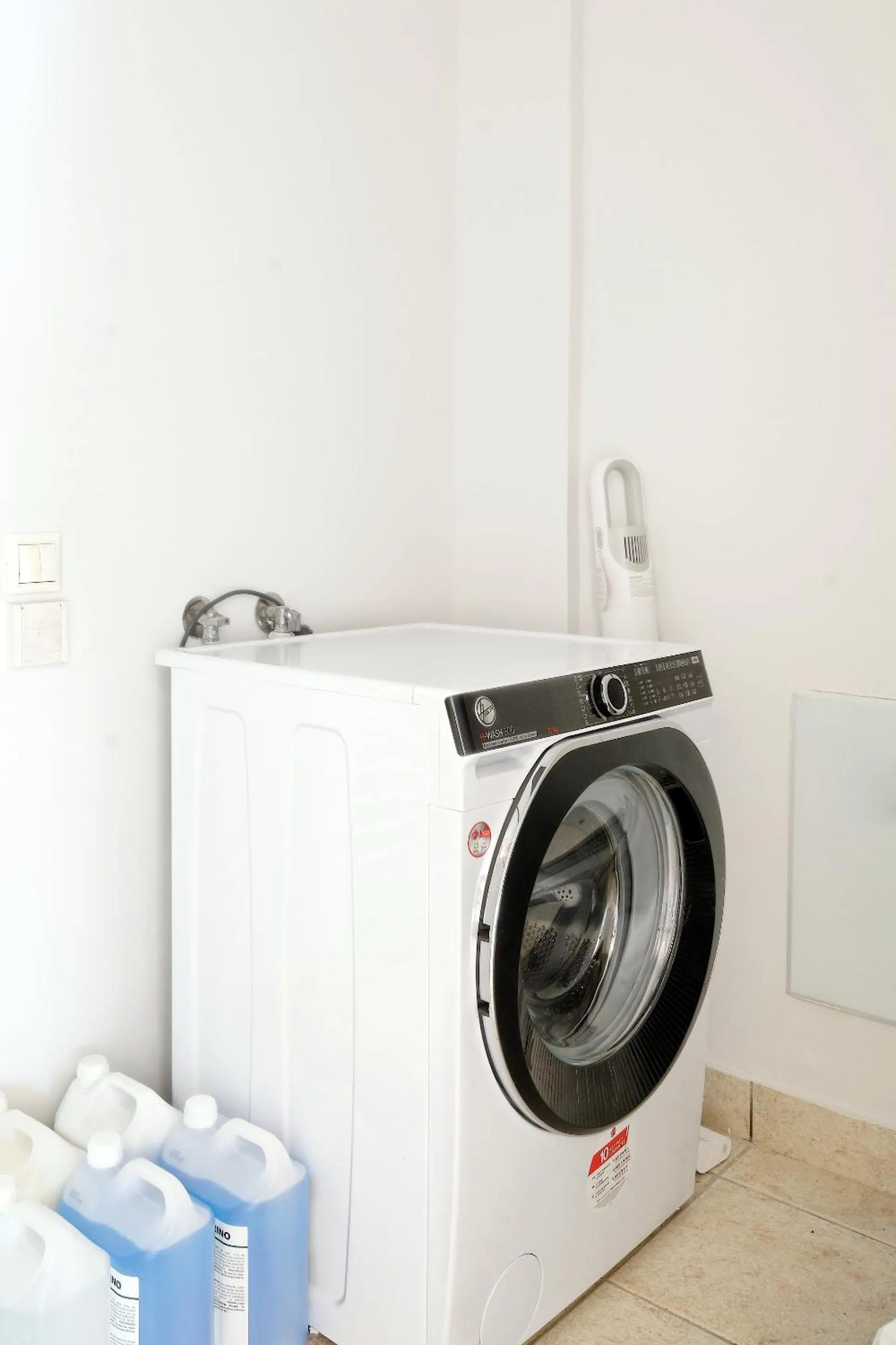 washing machine in Triplex Villa Gardenia Glyfada sea view