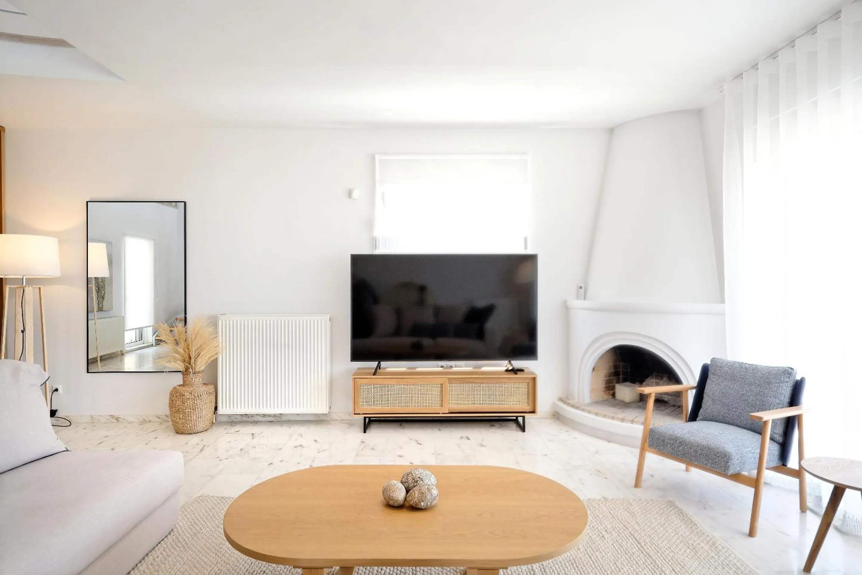 TV and multimedia in Triplex Villa Gardenia Glyfada sea view