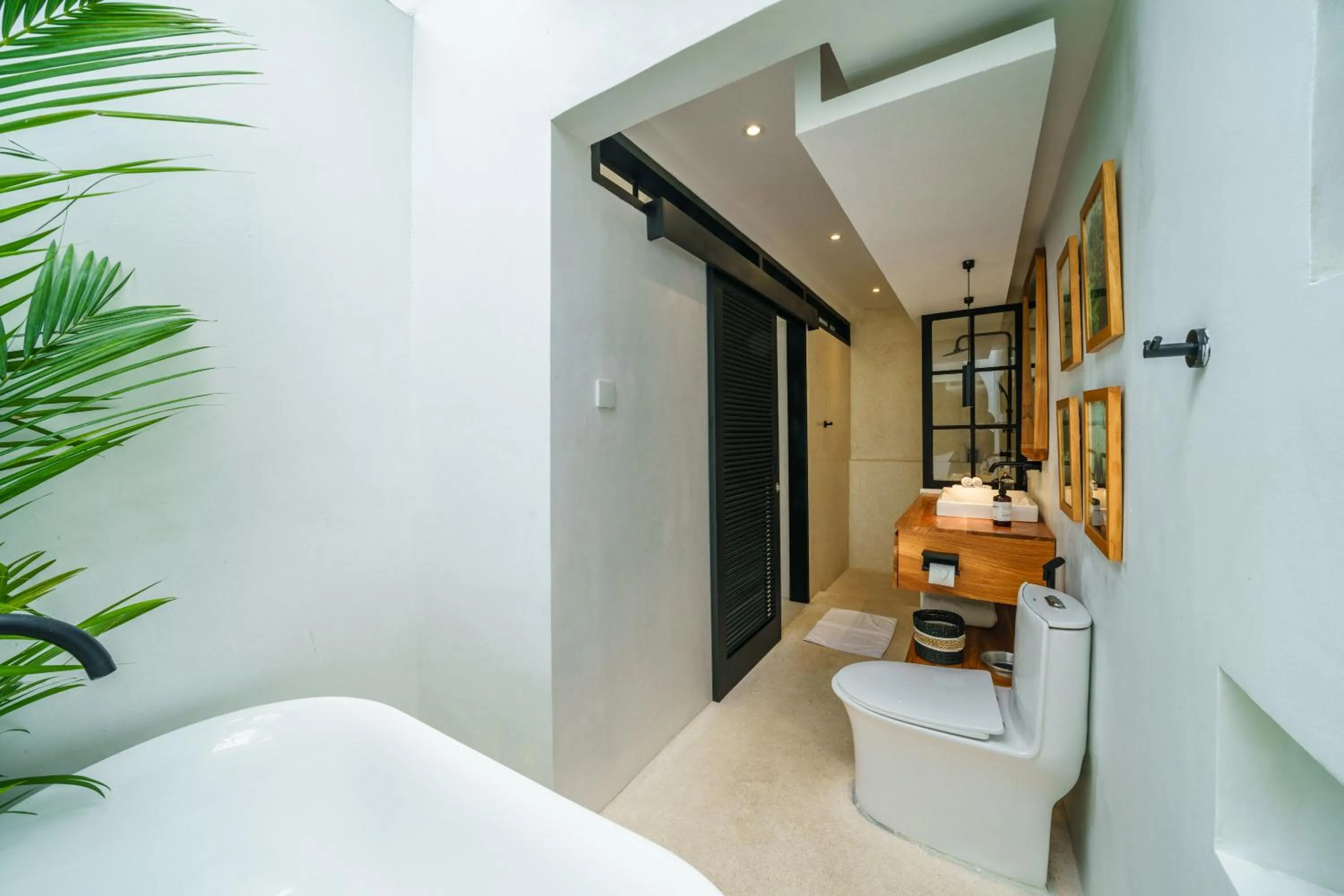Bathroom in Villa Mellow - Lovely 2 bdr villa close to the beach in Canggu !
