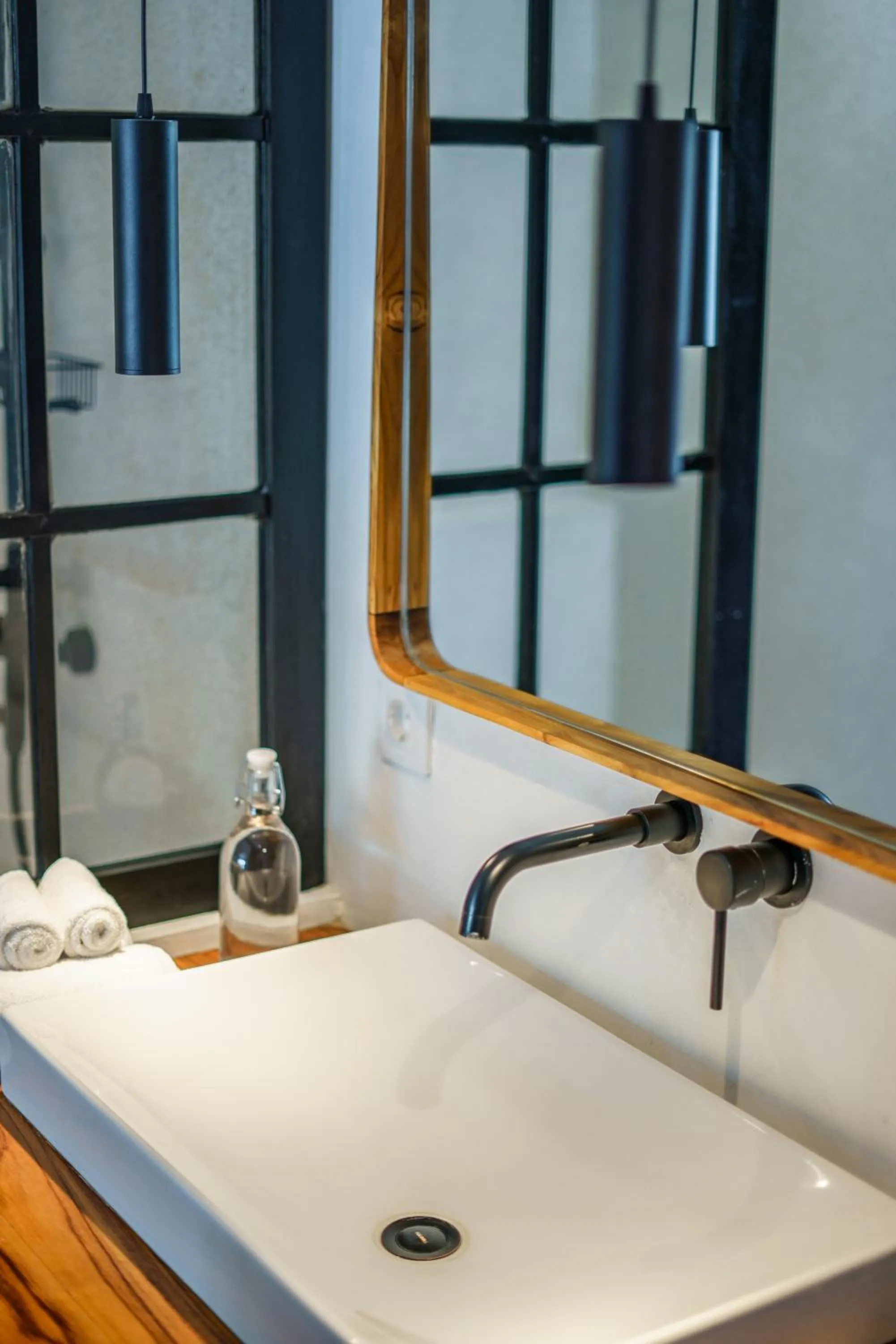 Bathroom in Villa Mellow - Lovely 2 bdr villa close to the beach in Canggu !