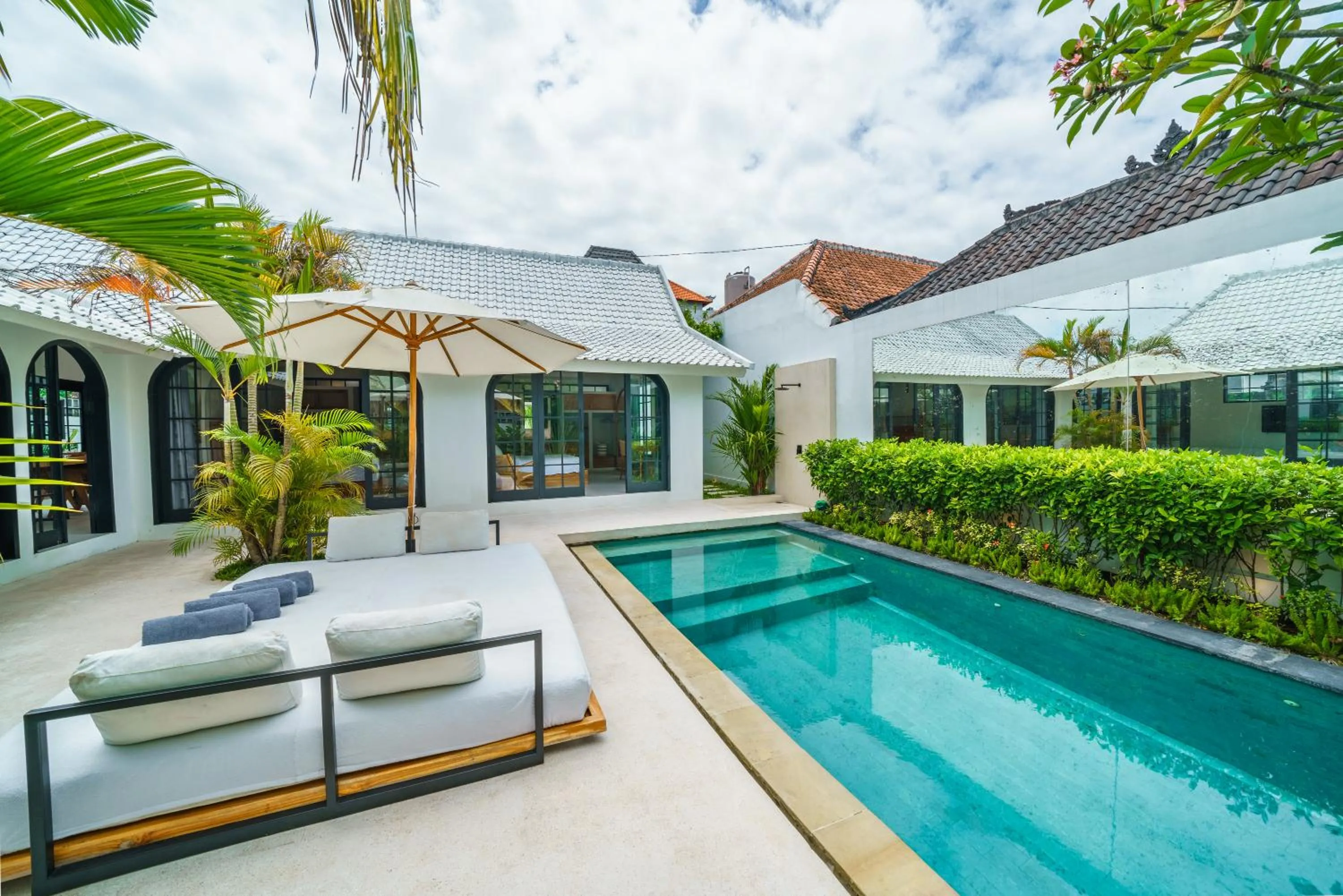 Property building in Villa Mellow - Lovely 2 bdr villa close to the beach in Canggu !