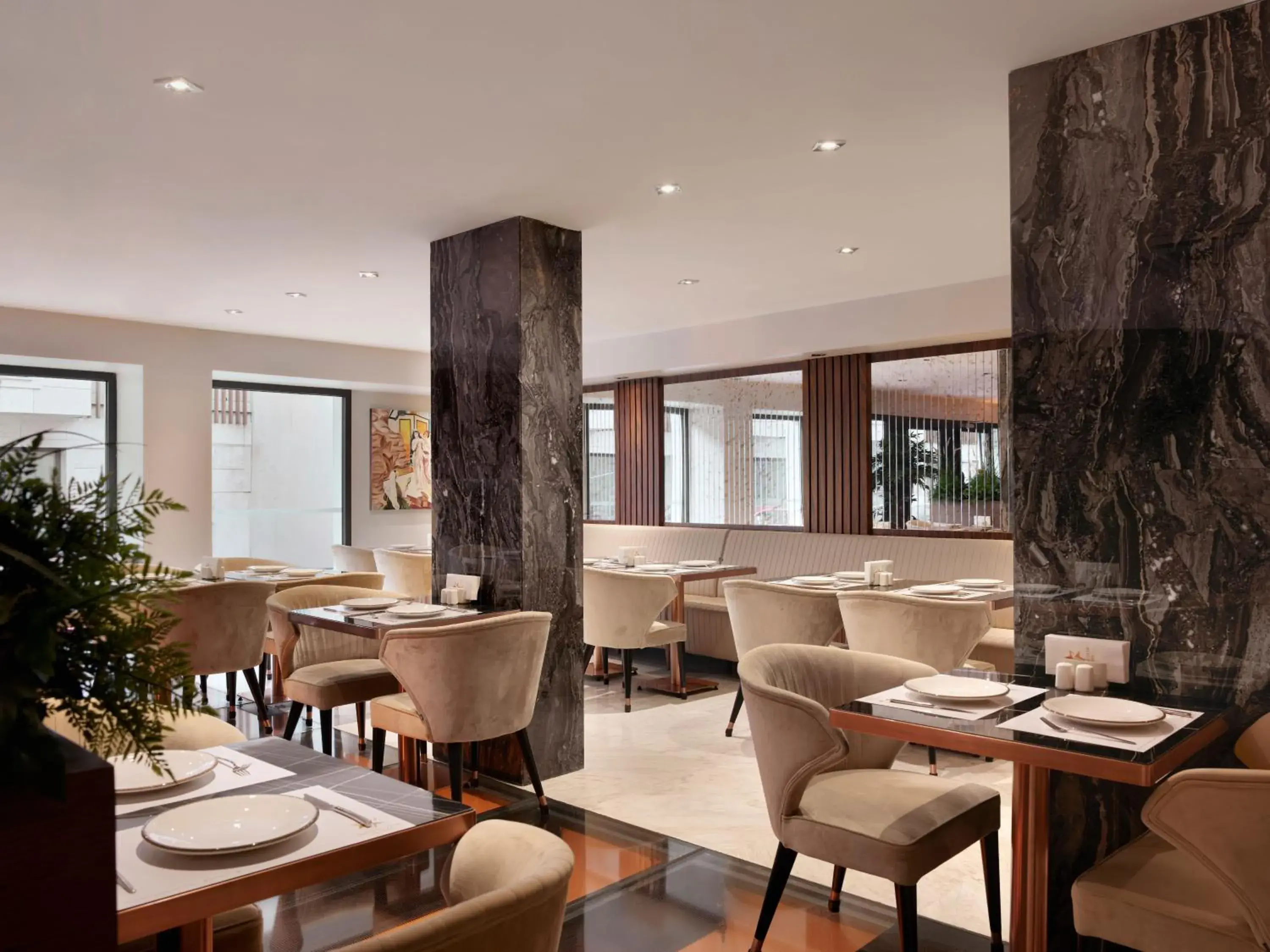 Restaurant/places to eat in Shining Star Hotel Restaurant/places to eat in Shining Star Hotel