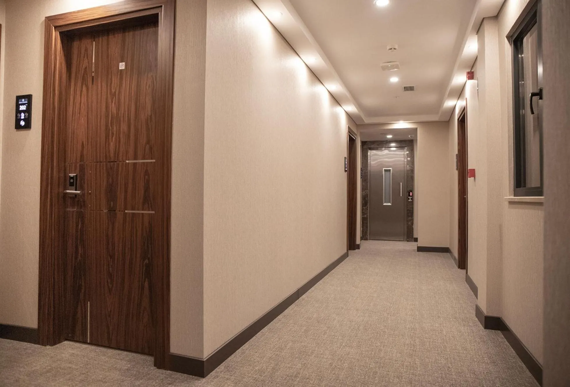 elevator in Shining Star Hotel