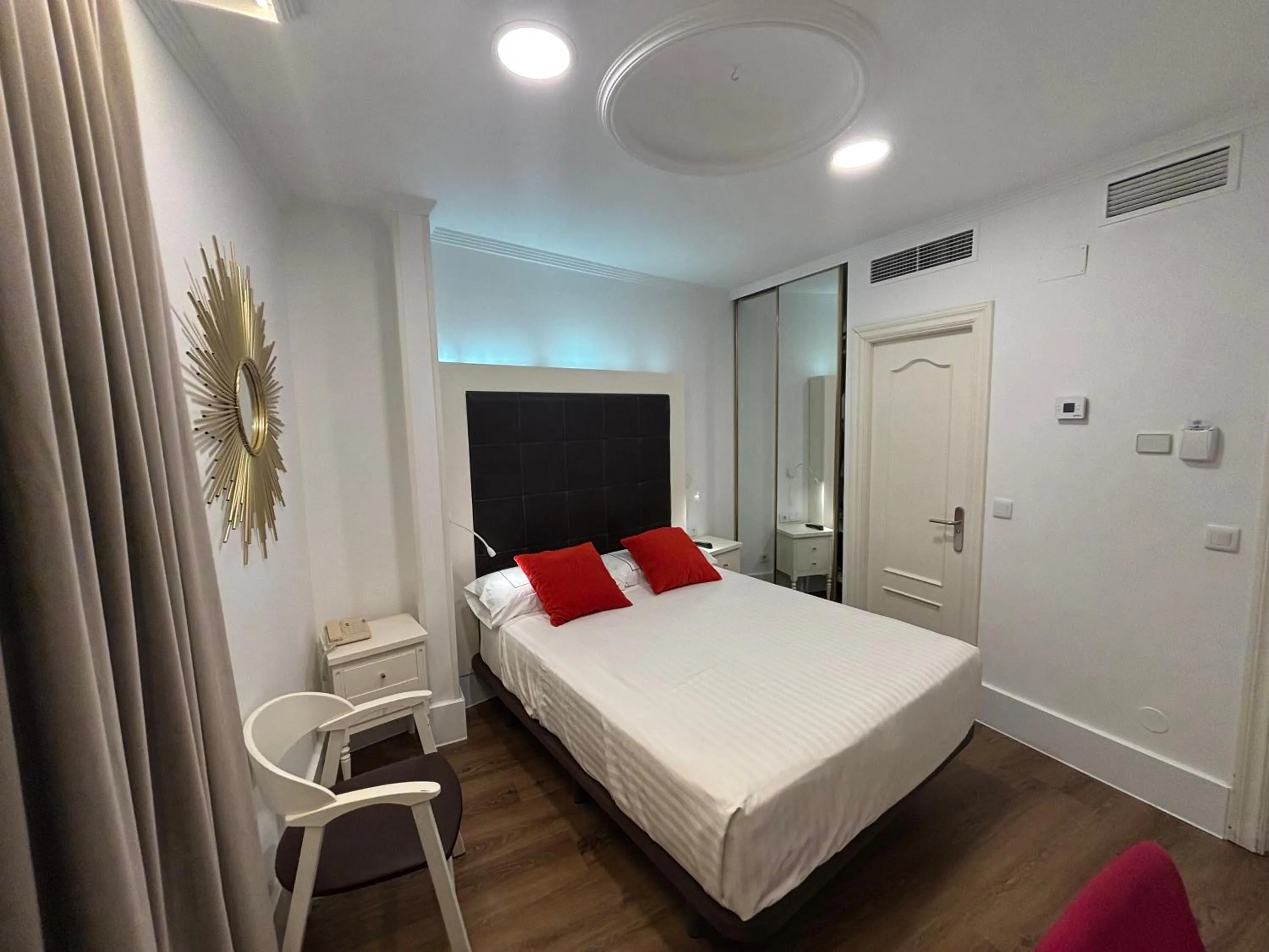 Decorative detail, Bed in Hotel Boutique Catedral