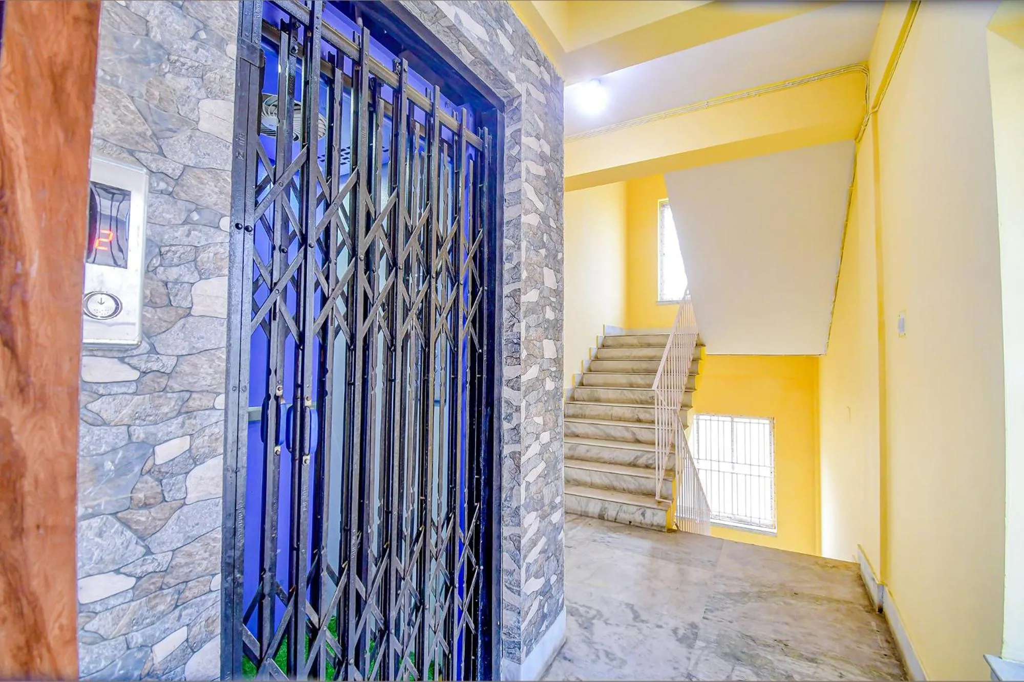elevator in Super Hotel O Ruby Near Acropolis Mall