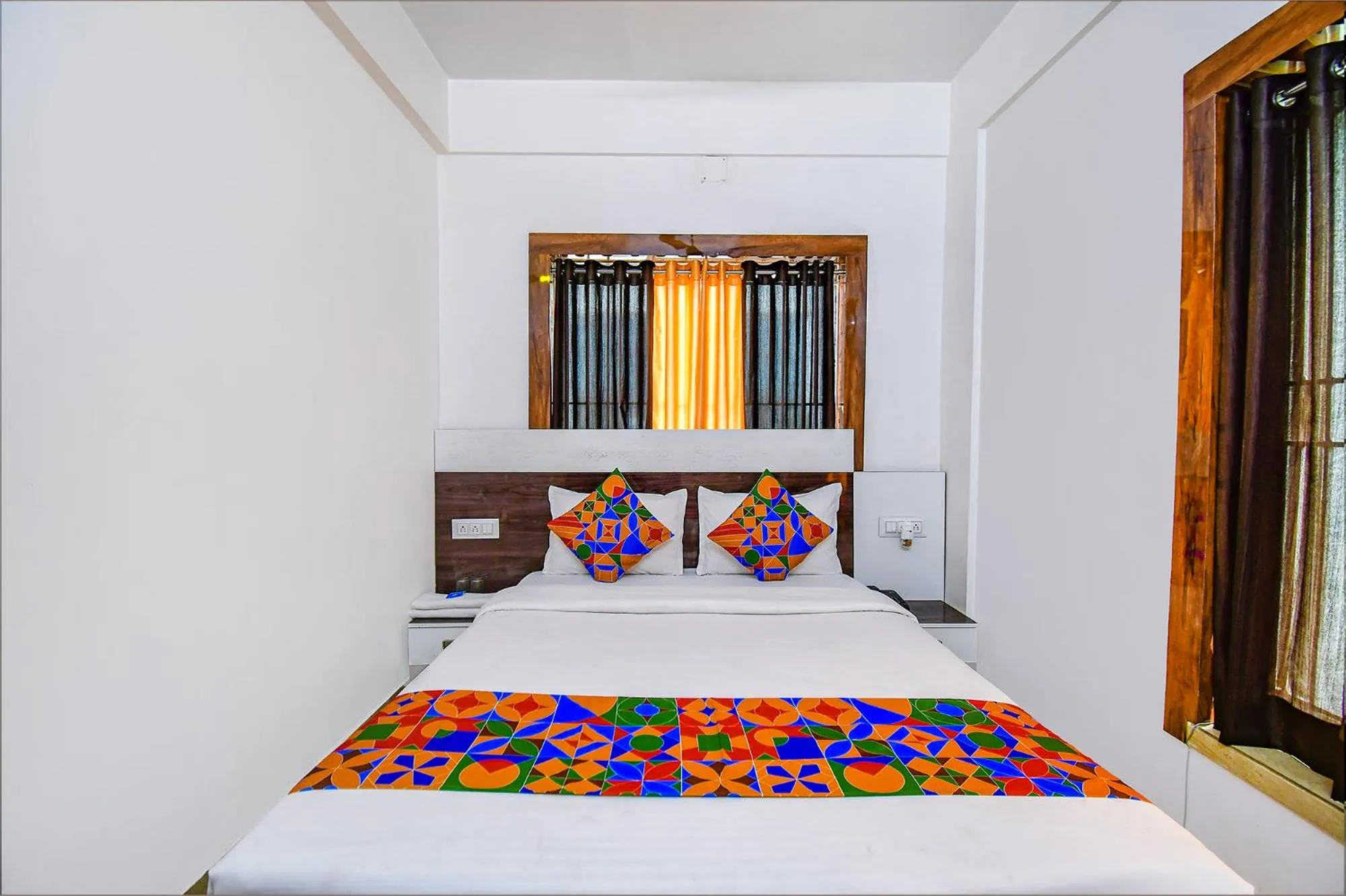 Bed in Super Hotel O Ruby Near Acropolis Mall