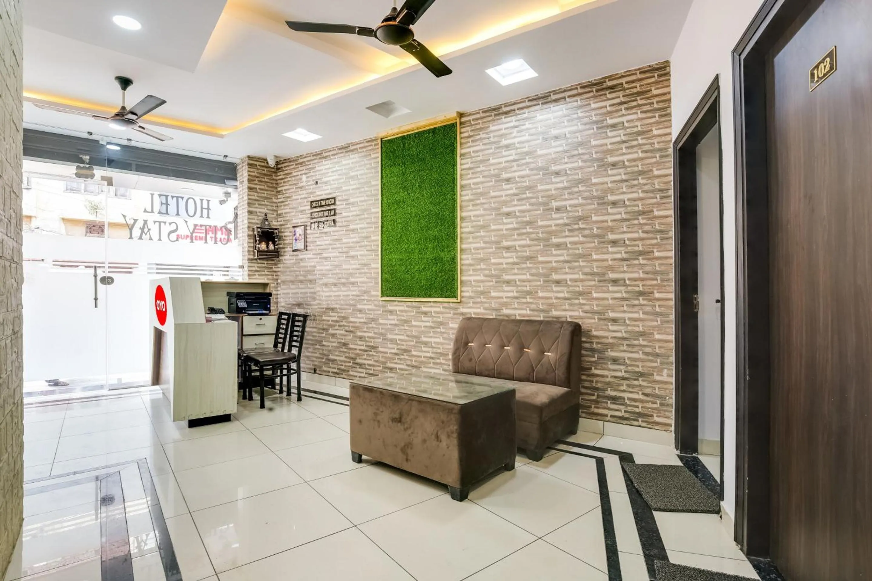 Lobby or reception in Hotel O City Stay