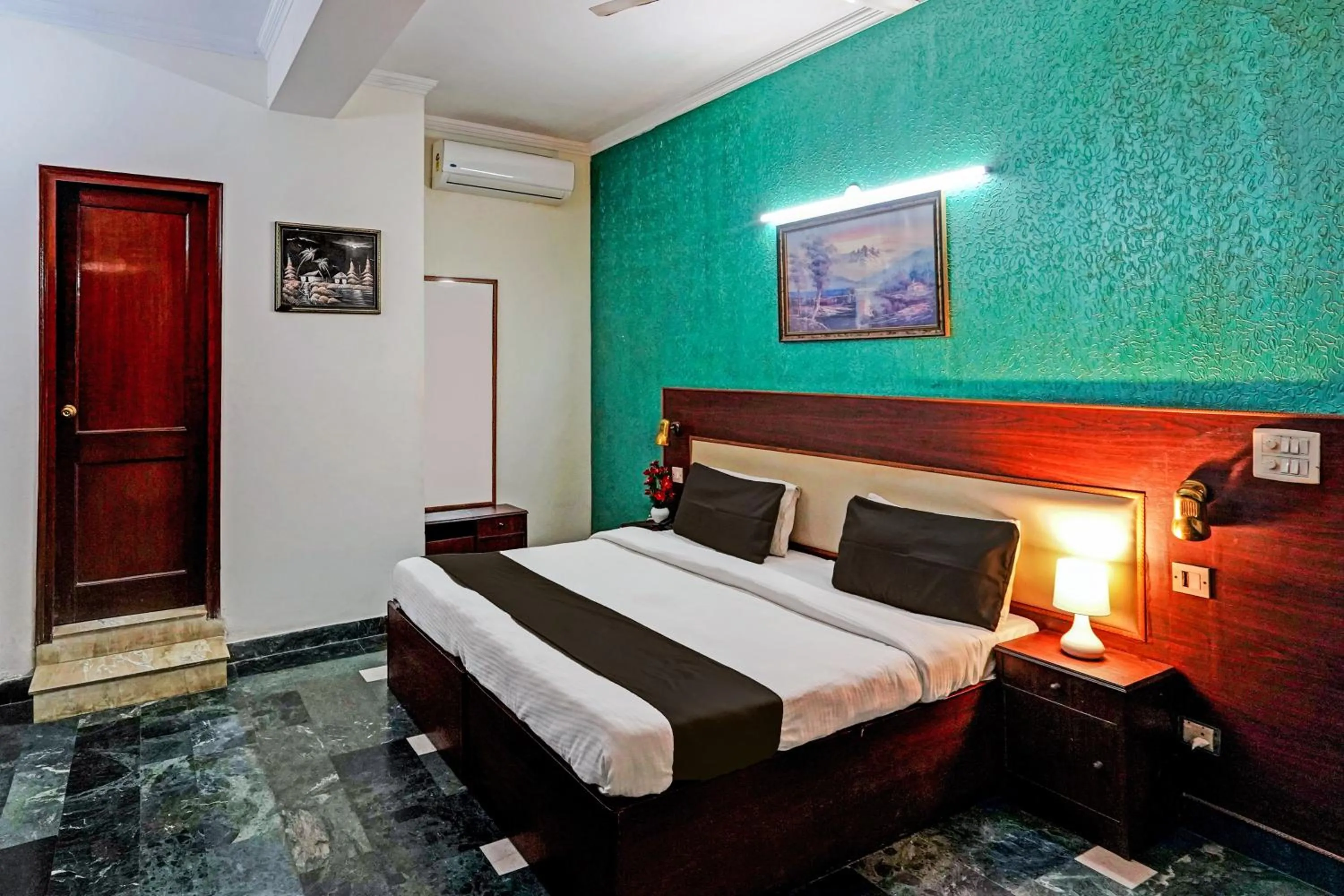 Hotel O Primero Near Aravali Biodiversity Park