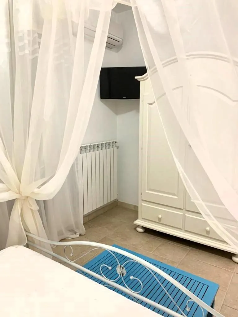 TV and multimedia, Bed in Borgo Rosso Terra