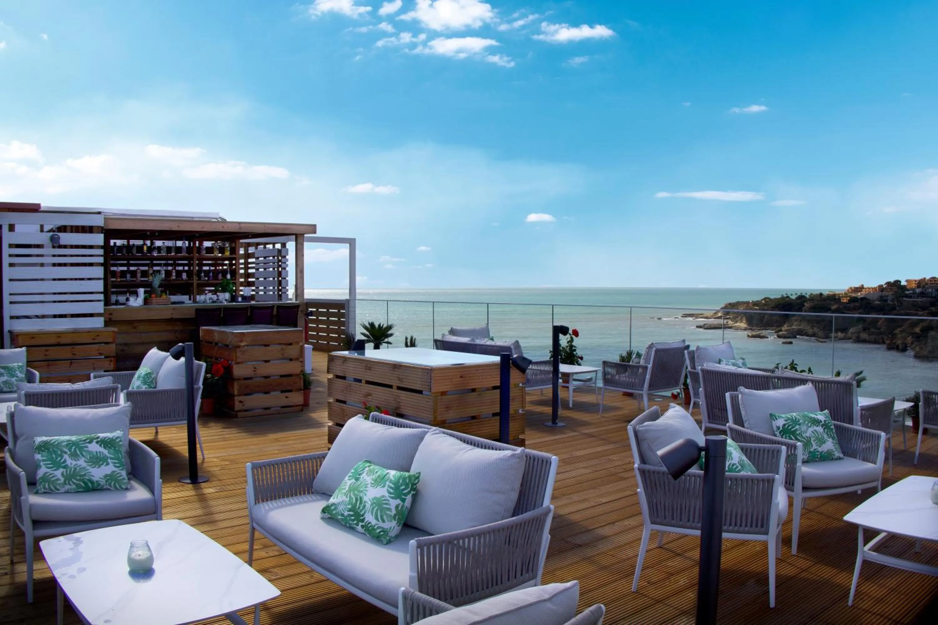 Restaurant/places to eat in Monicca Collection Suites and Residences