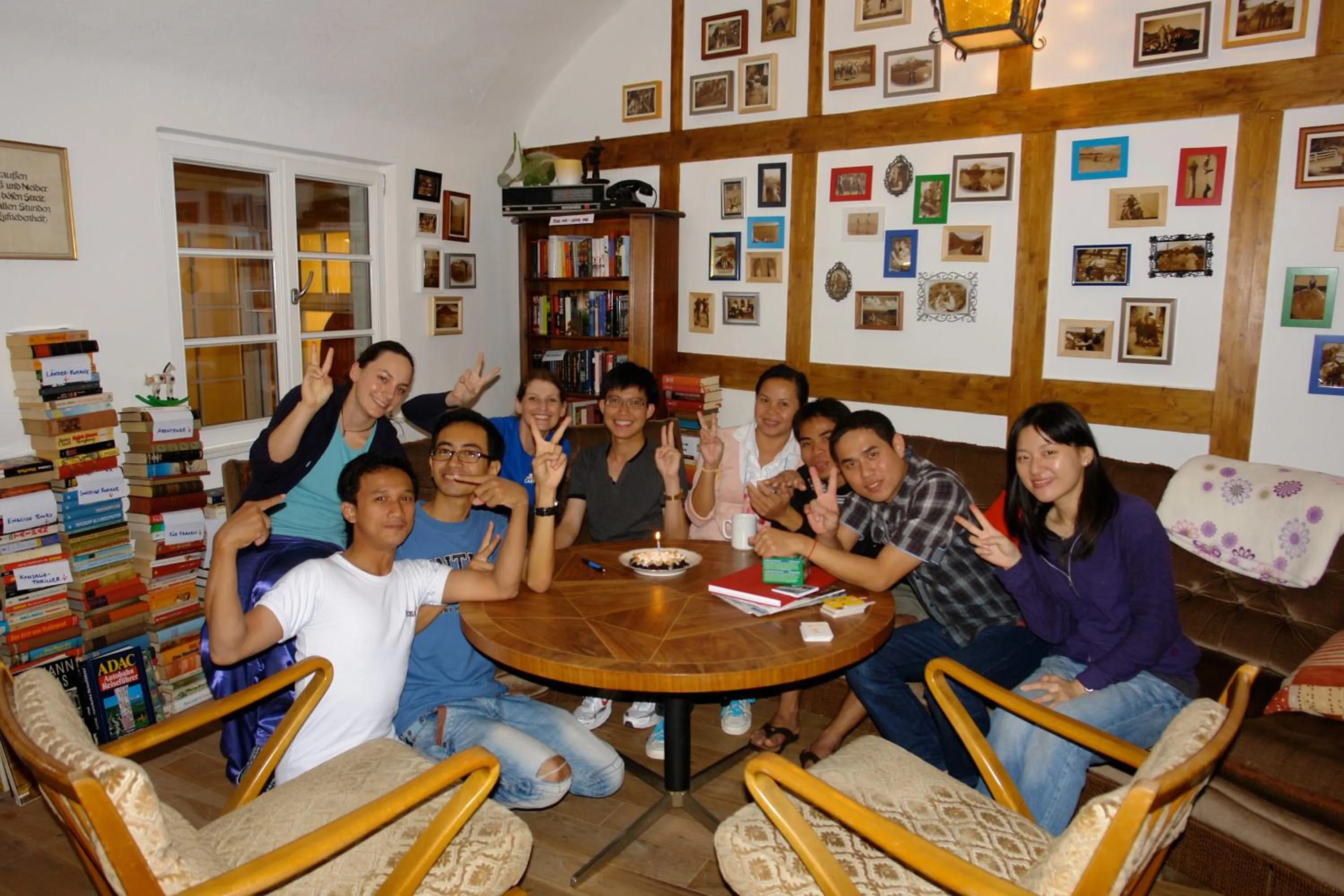 Communal lounge/ TV room in Lotte - The Backpackers