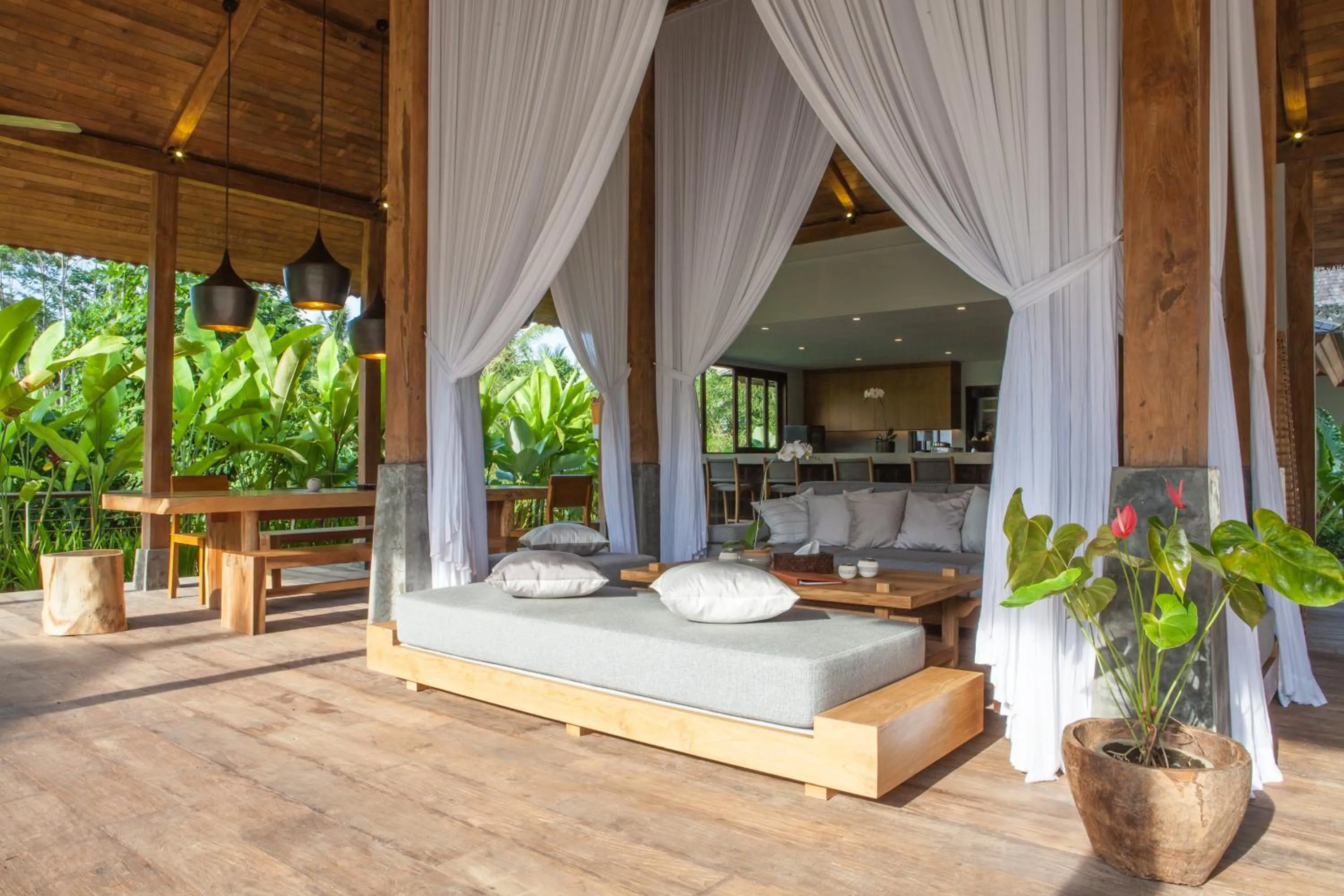 Restaurant/places to eat in Villa Lumia Bali