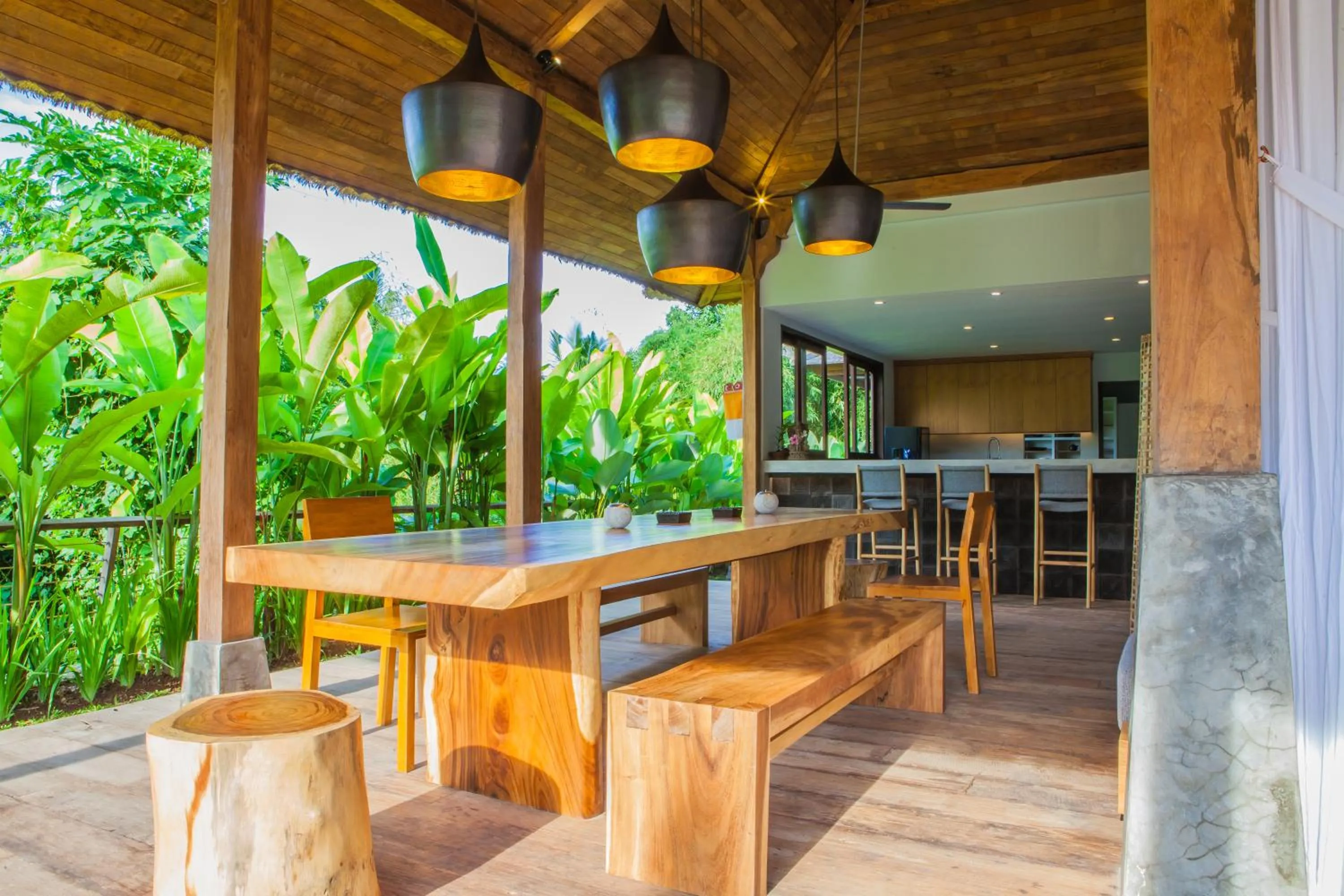 Restaurant/places to eat in Villa Lumia Bali