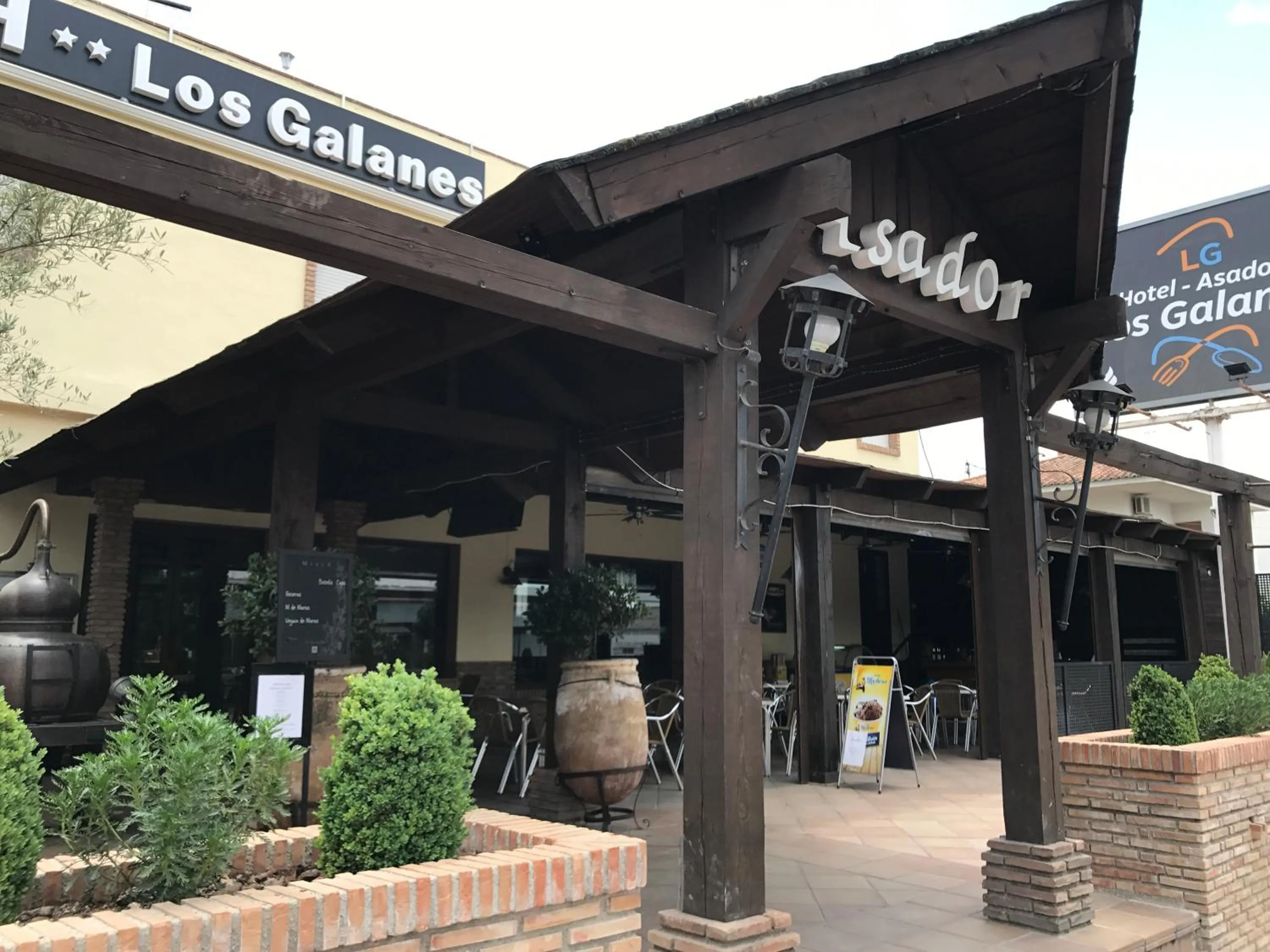 Restaurant/places to eat in Los Galanes