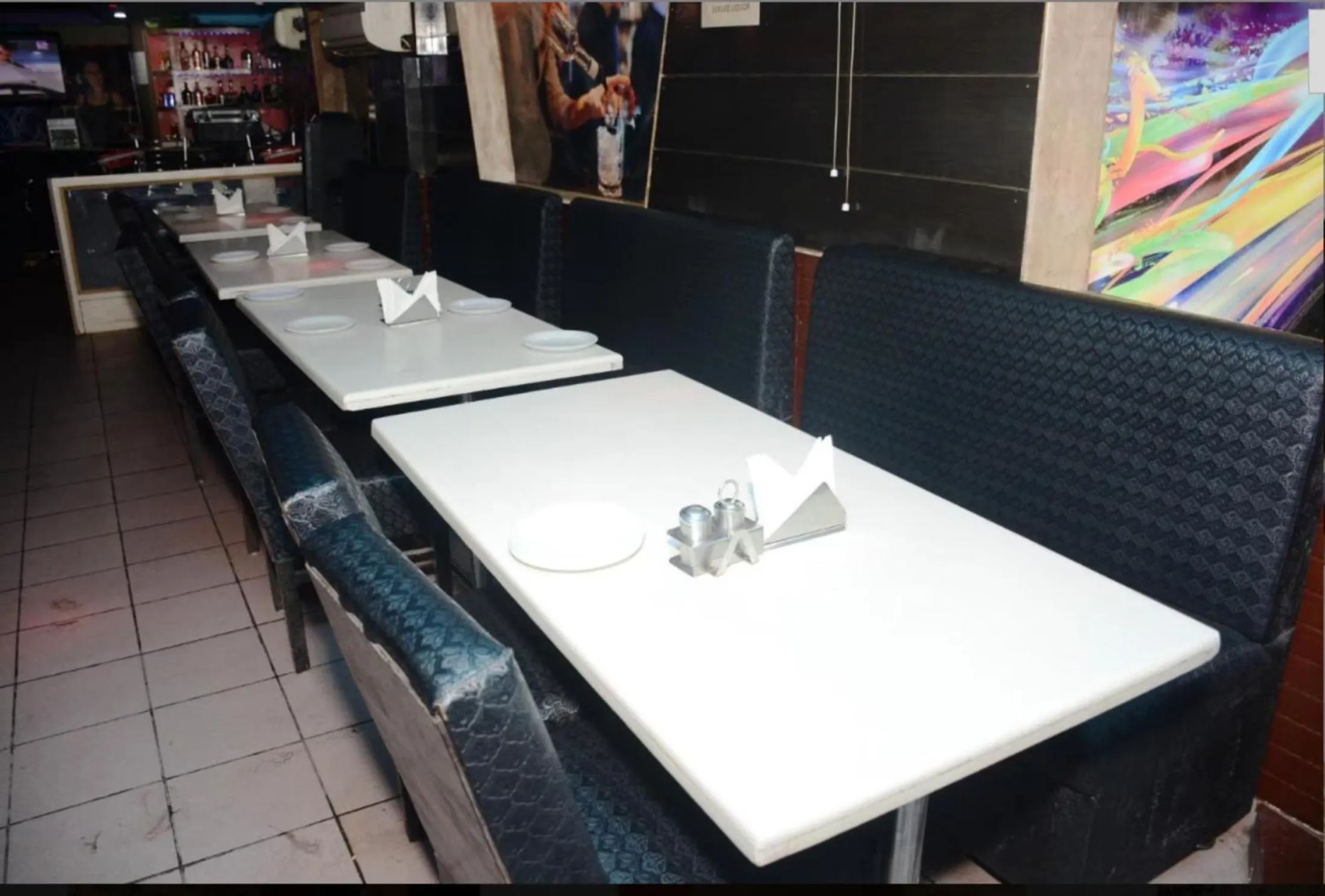 Restaurant/places to eat in Hotel Delhi Heart at New Delhi Railway Station