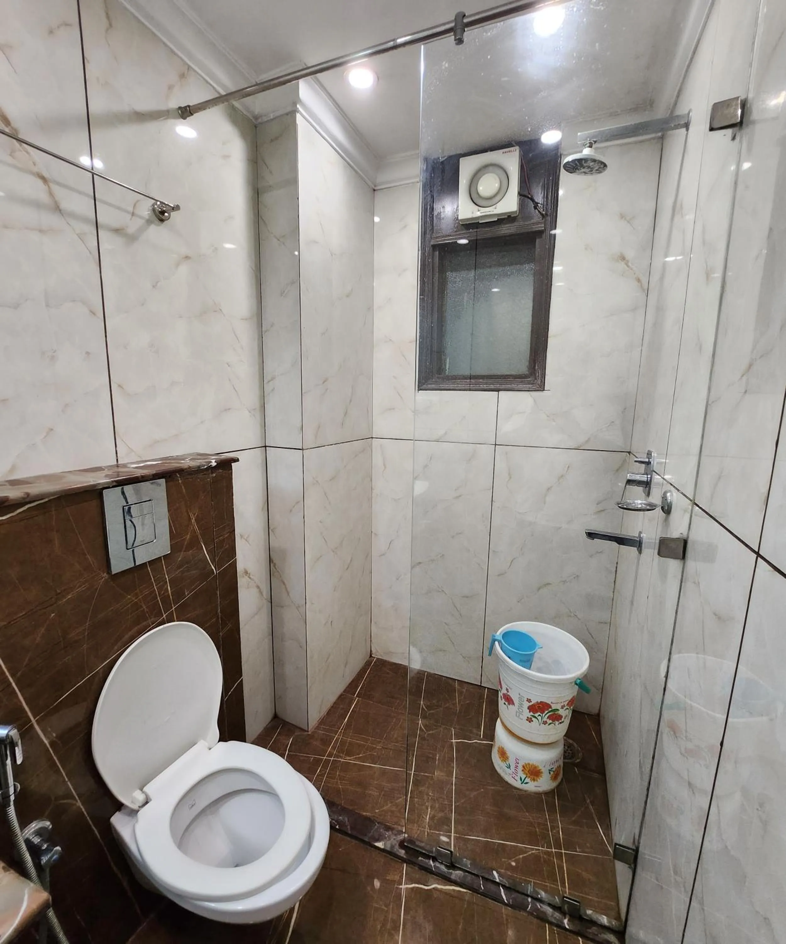 Bathroom in Hotel Delhi Heart at New Delhi Railway Station