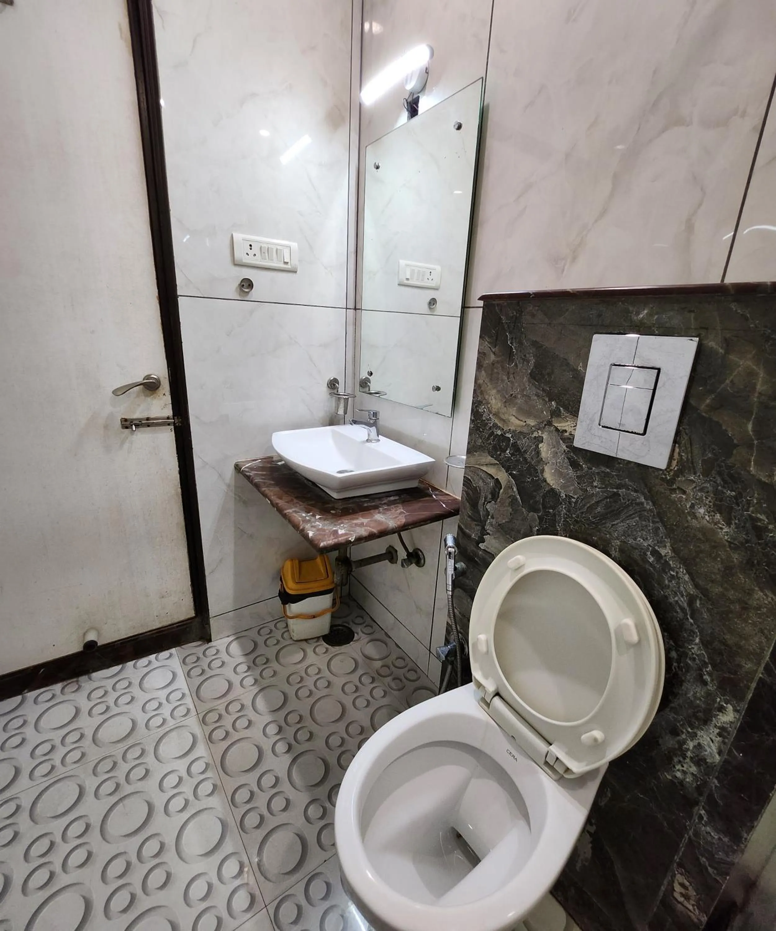 Bathroom in Hotel Delhi Heart at New Delhi Railway Station