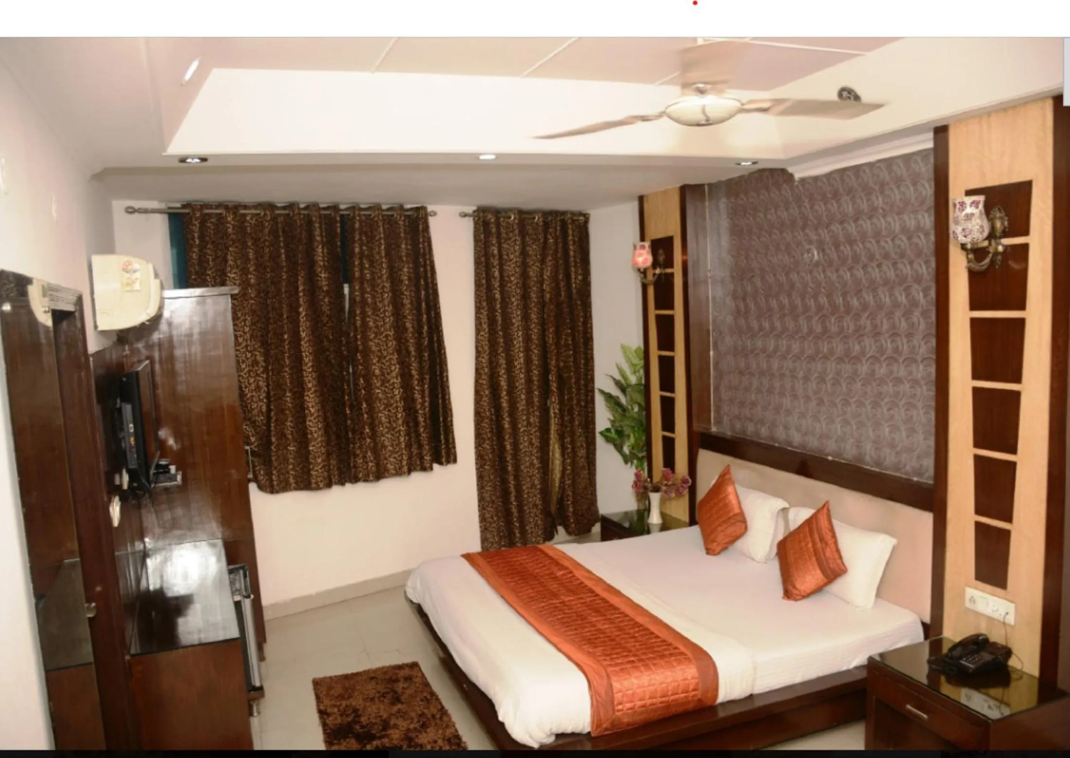 Bedroom in Hotel Delhi Heart at New Delhi Railway Station