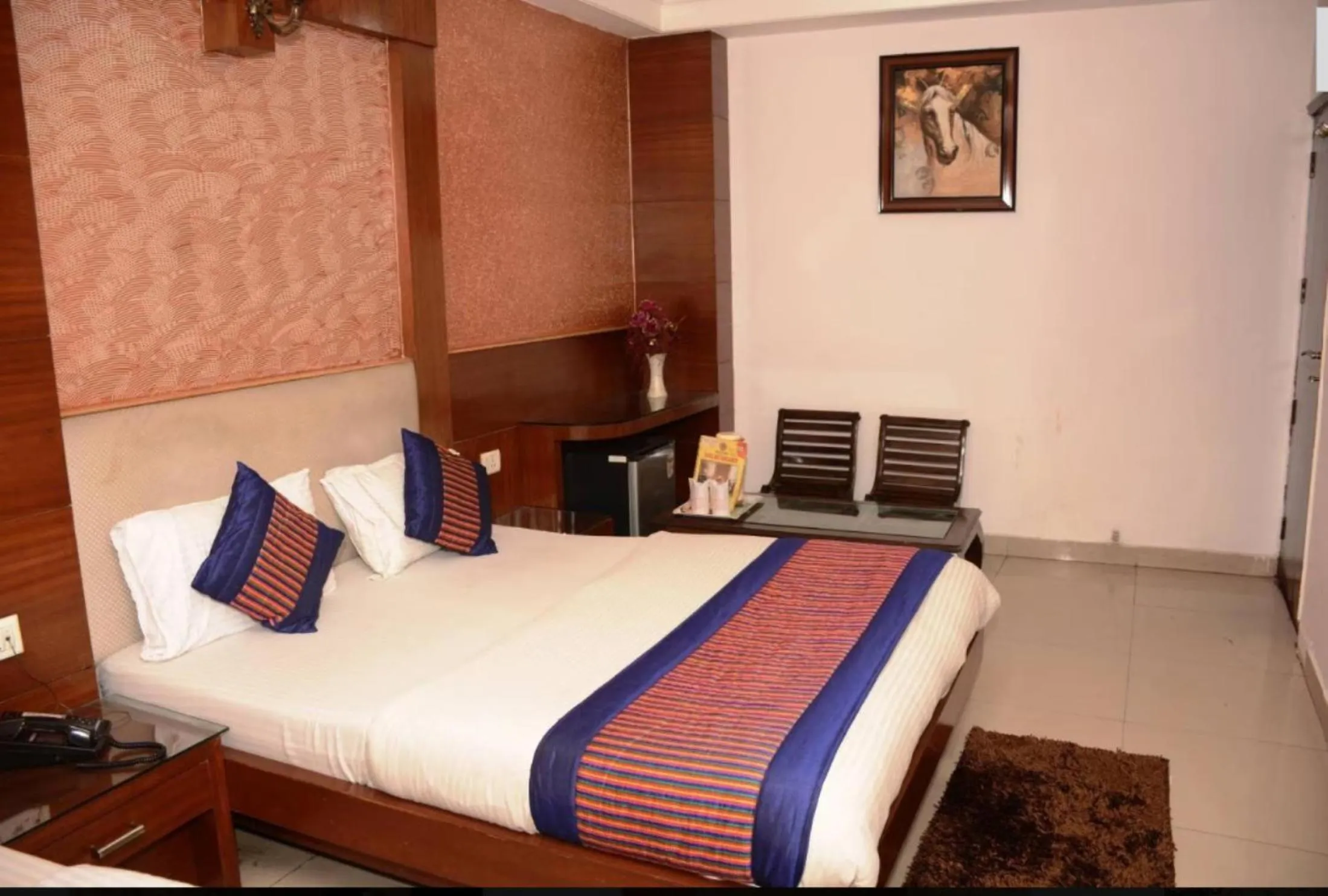 Bedroom in Hotel Delhi Heart at New Delhi Railway Station