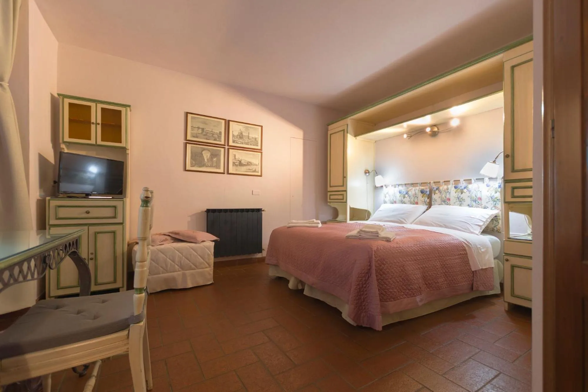 Photo of the whole room, Bed in Montechiari In Chianti