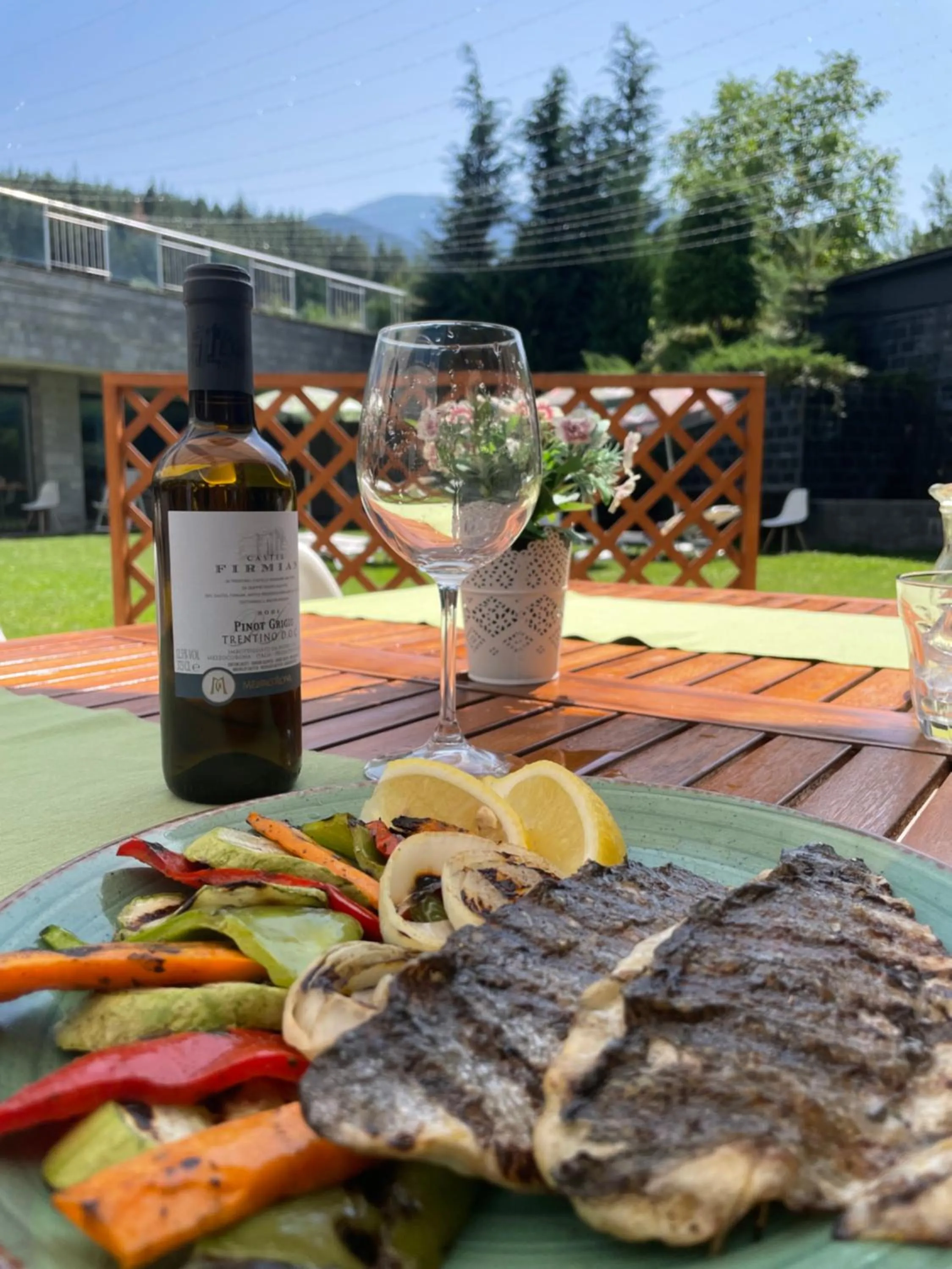 Food and drinks in Saint George Palace Deluxe Collection