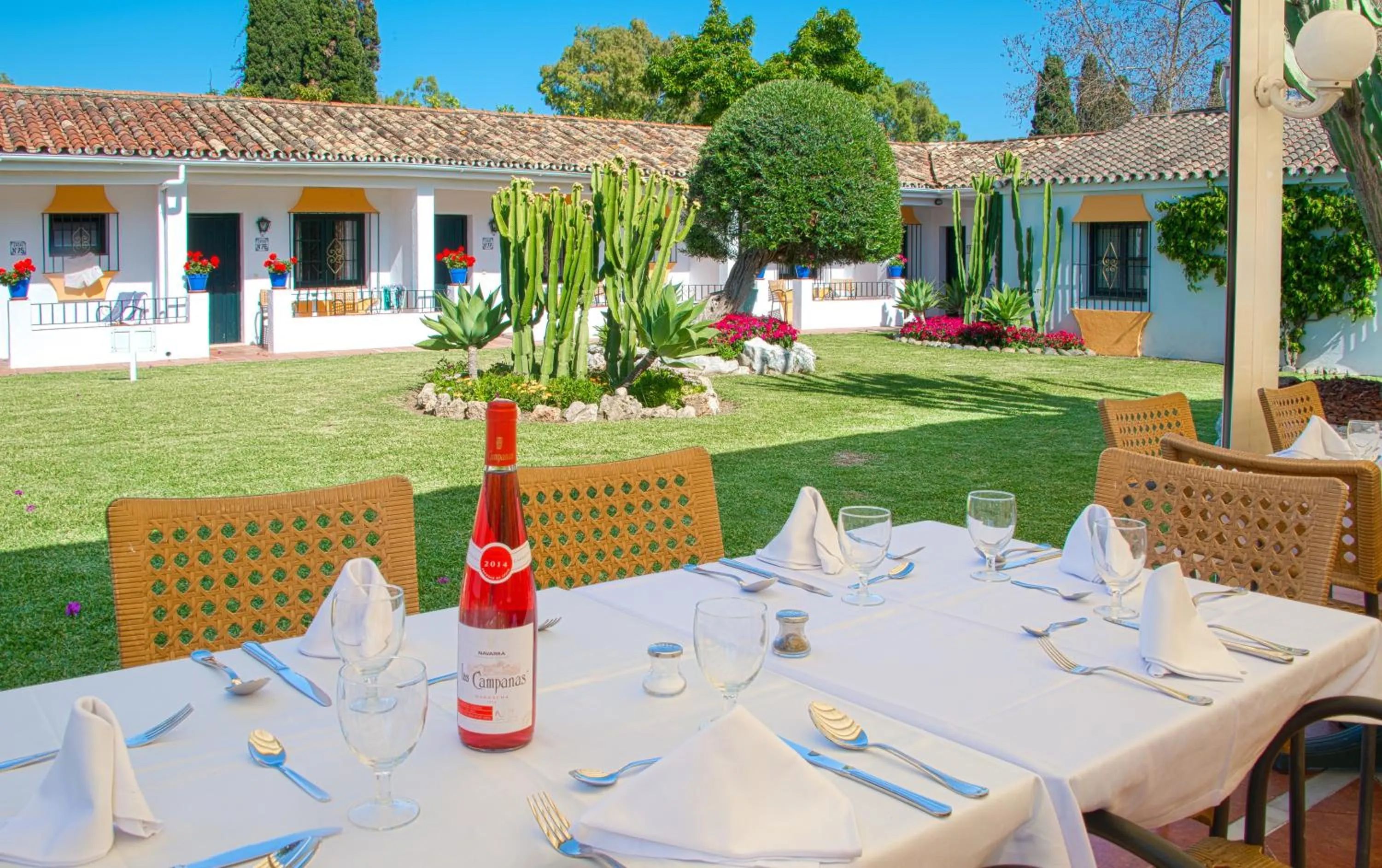 Restaurant/places to eat in Globales Pueblo Andaluz