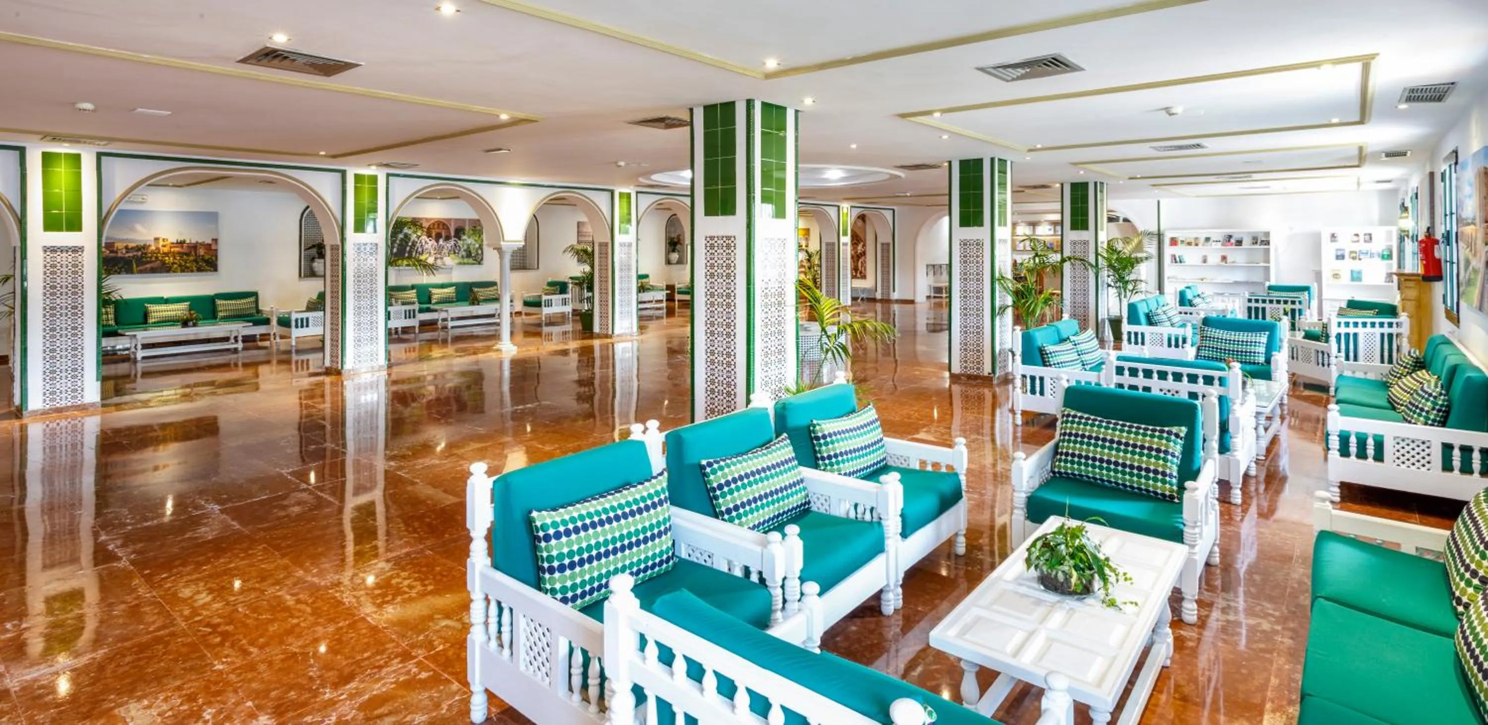 Lounge or bar in Globales Pueblo Andaluz