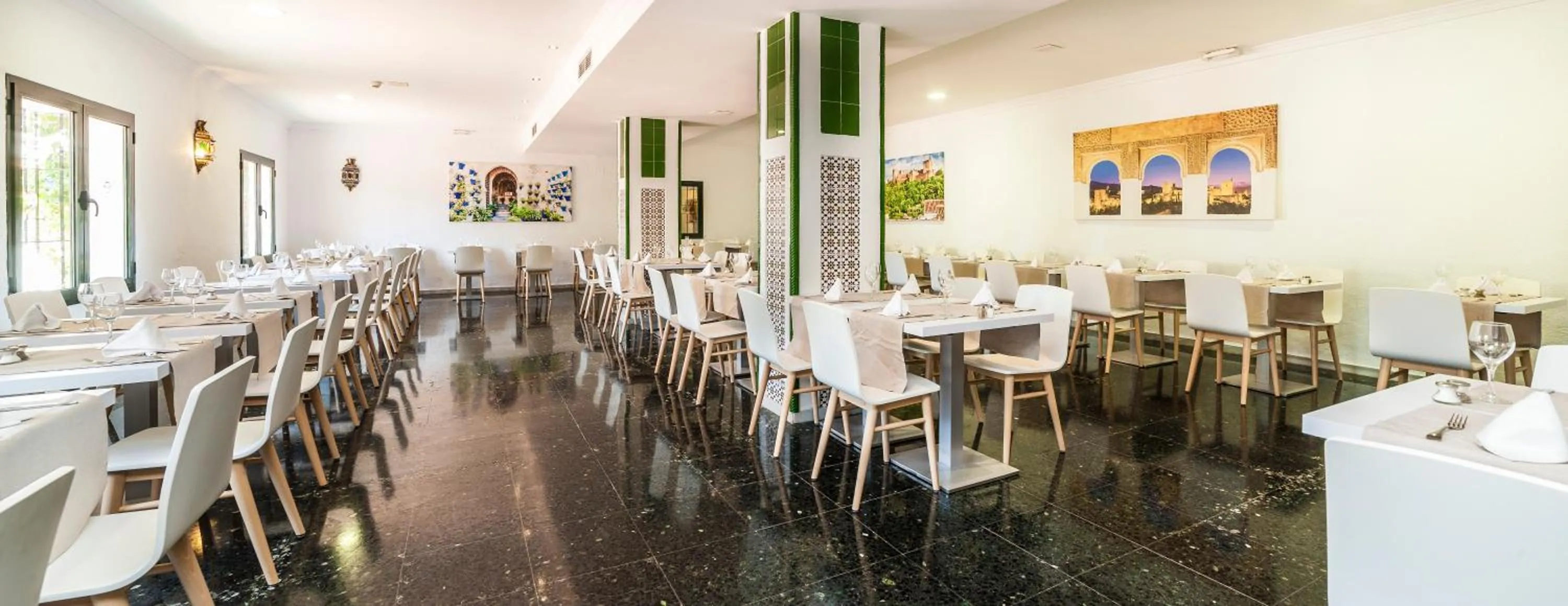 Restaurant/places to eat in Globales Pueblo Andaluz