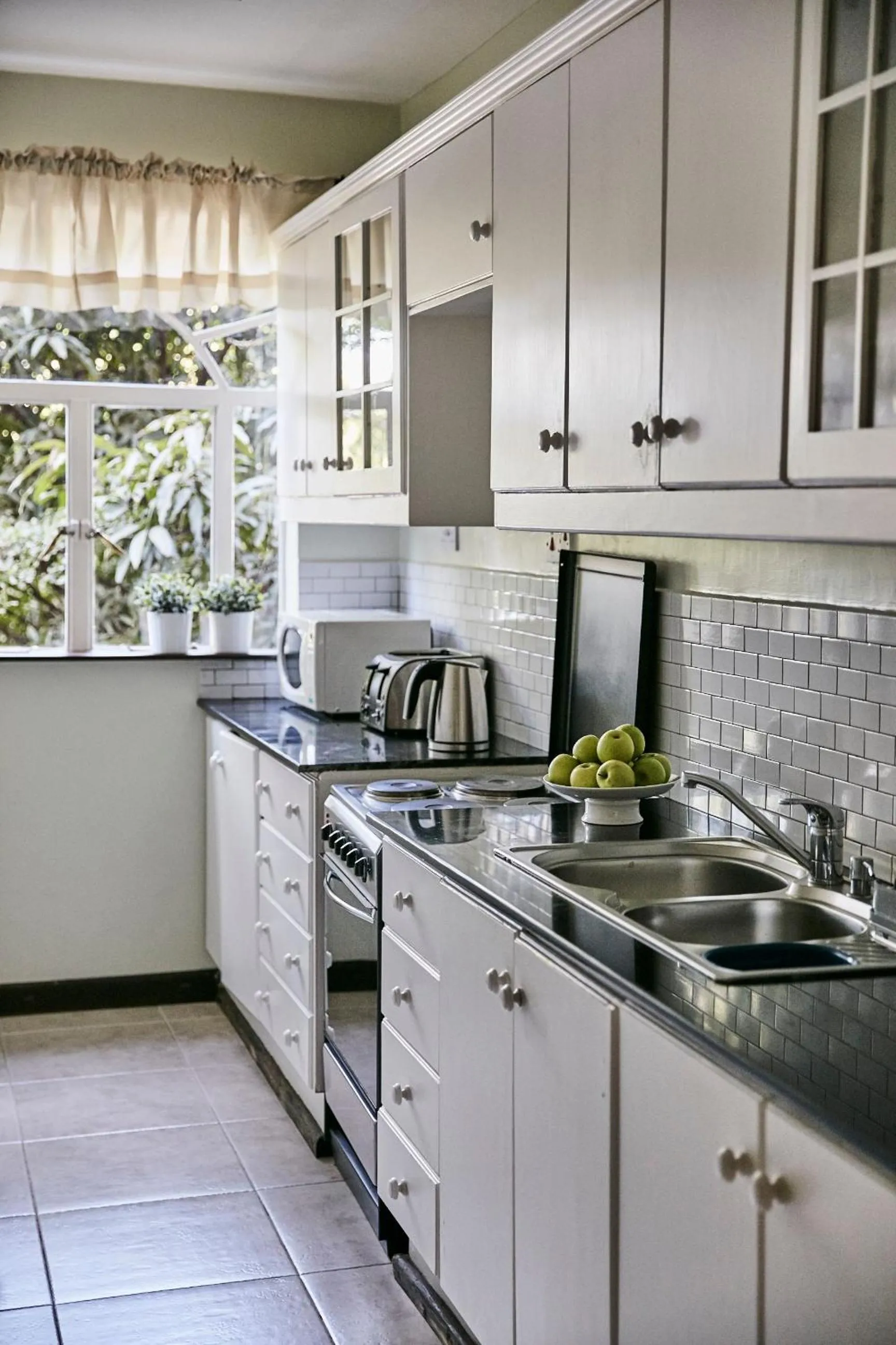 Kitchen or kitchenette in Palacina The Residence & The Suites