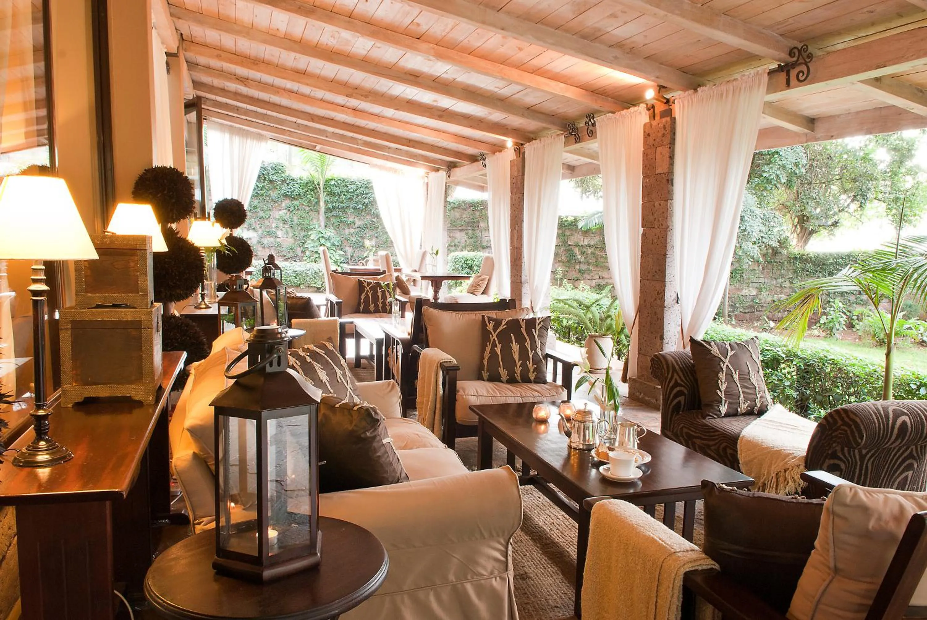 Restaurant/places to eat in Palacina The Residence & The Suites