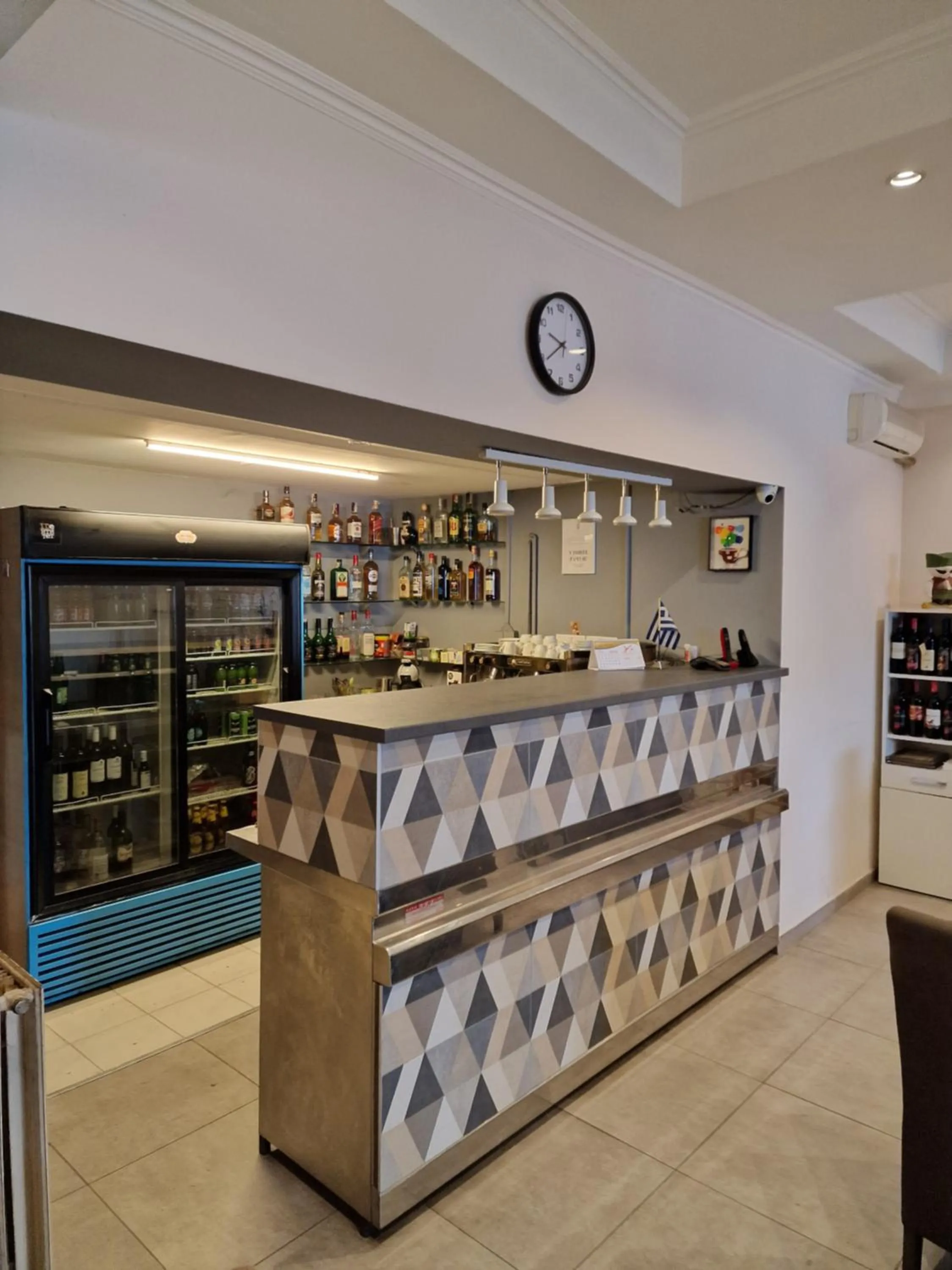 Restaurant/places to eat in Hotel Djerdan