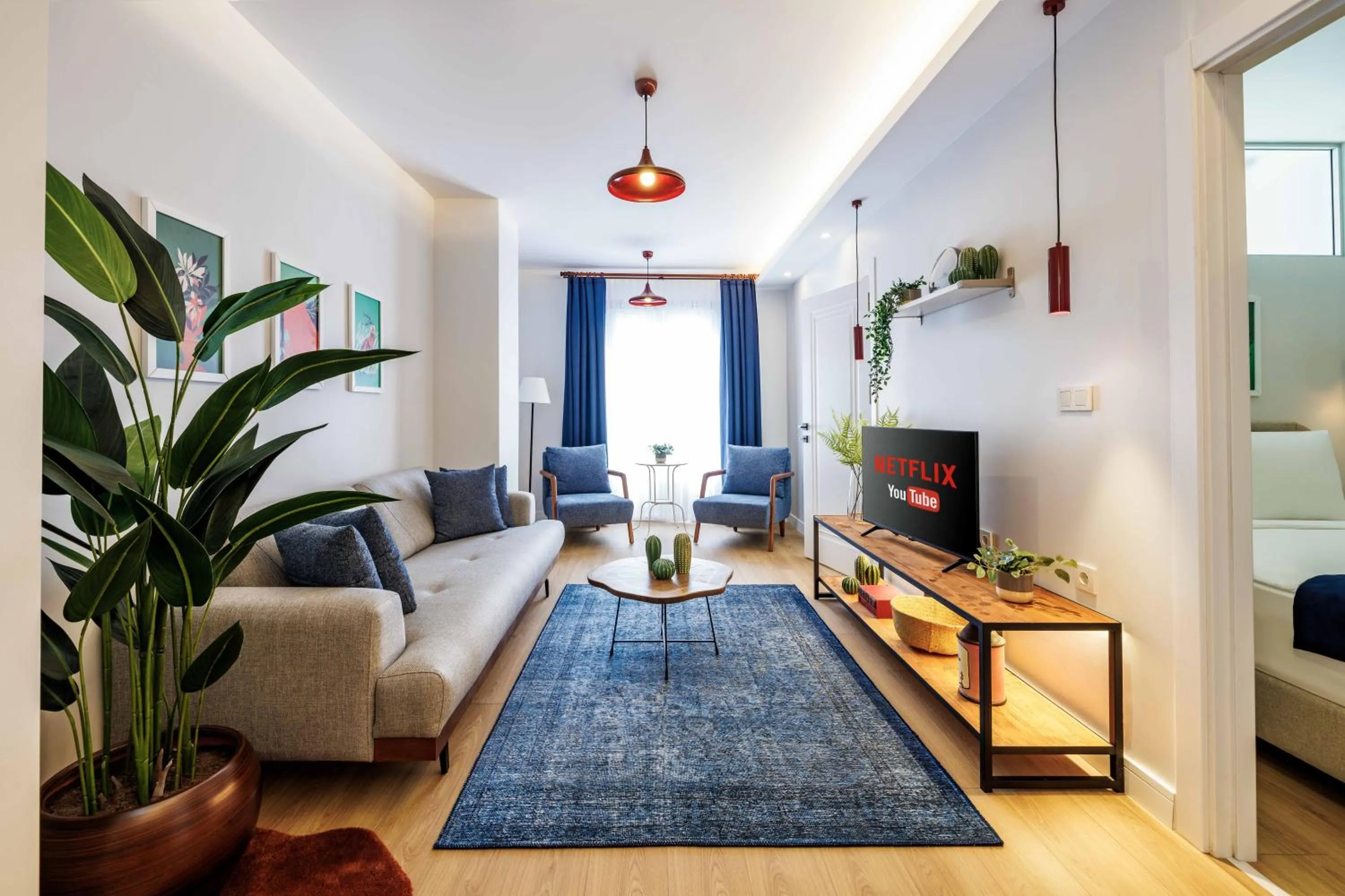 TV and multimedia in Monnas Suite