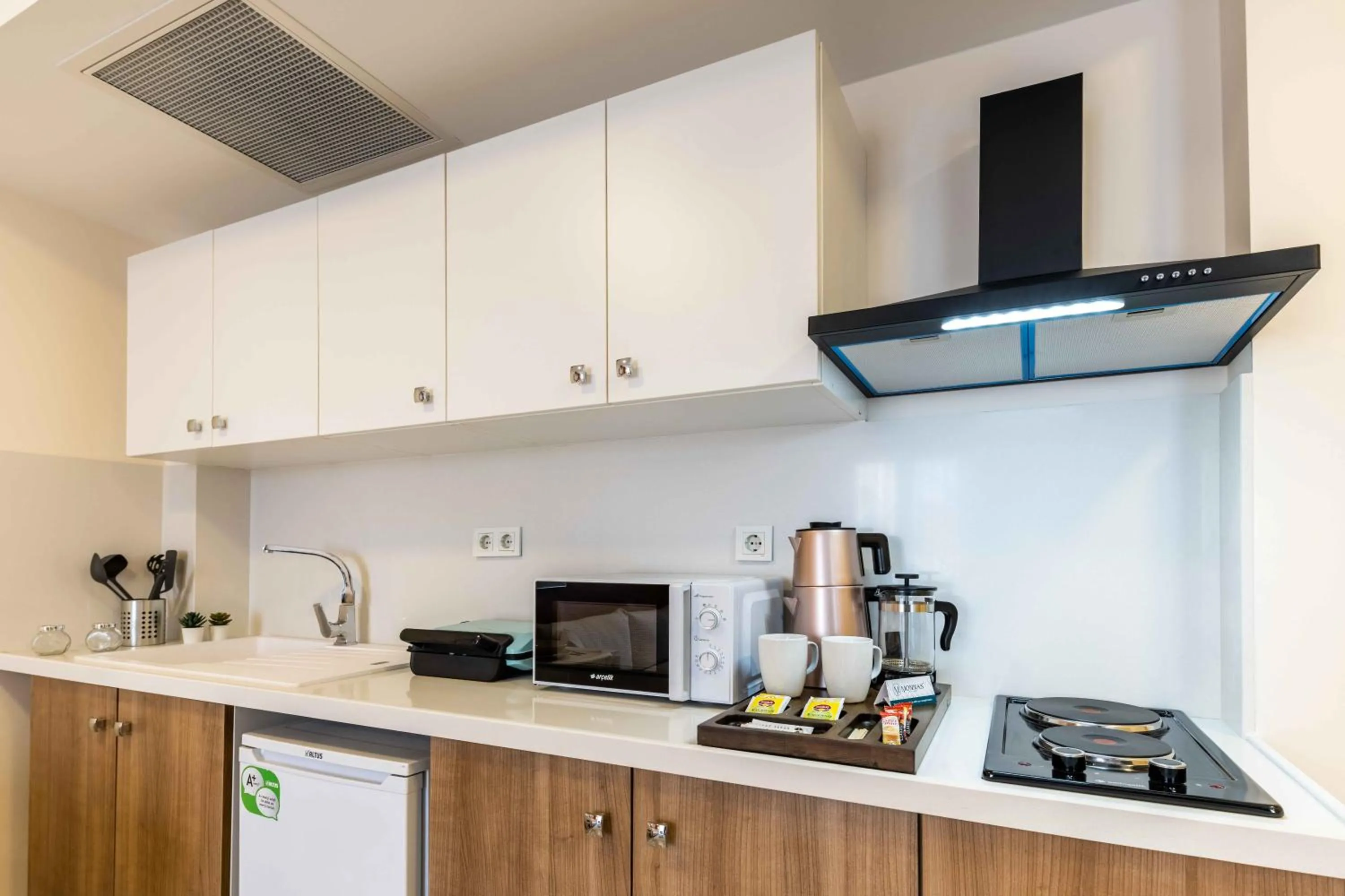 Coffee/tea facilities in Monnas Suite