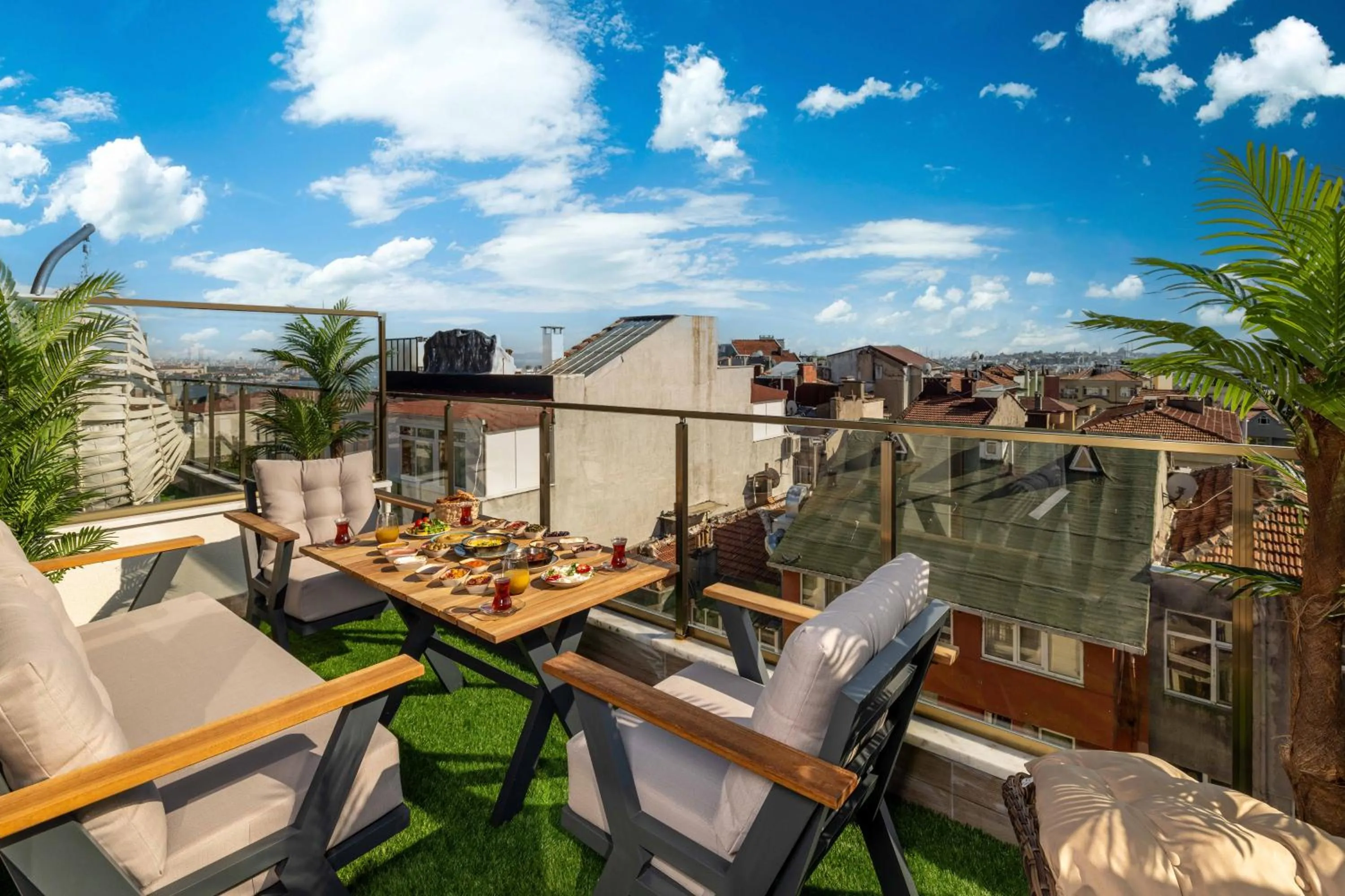 Balcony/Terrace in Monnas Suite