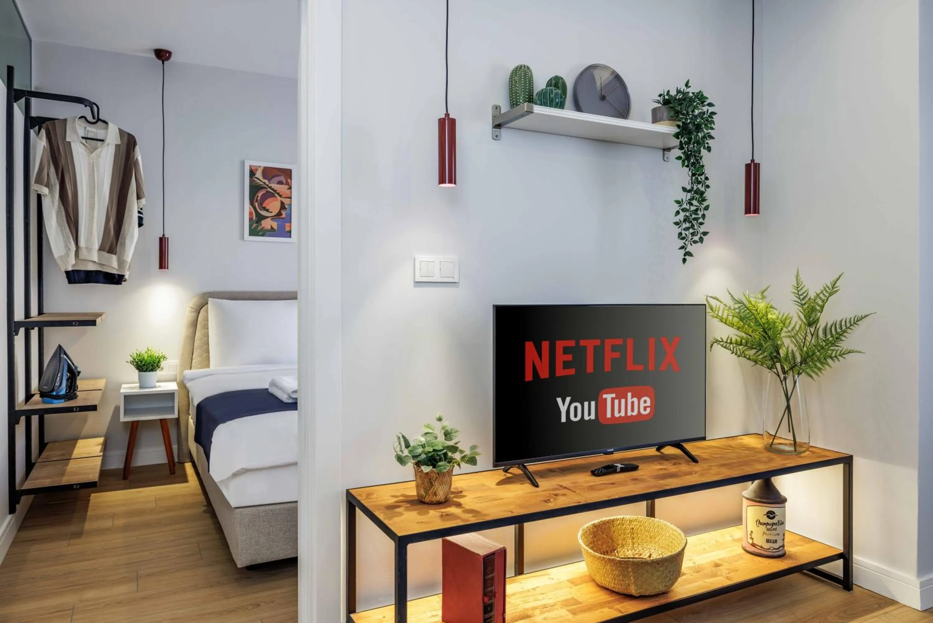 TV and multimedia, Bed in Monnas Suite