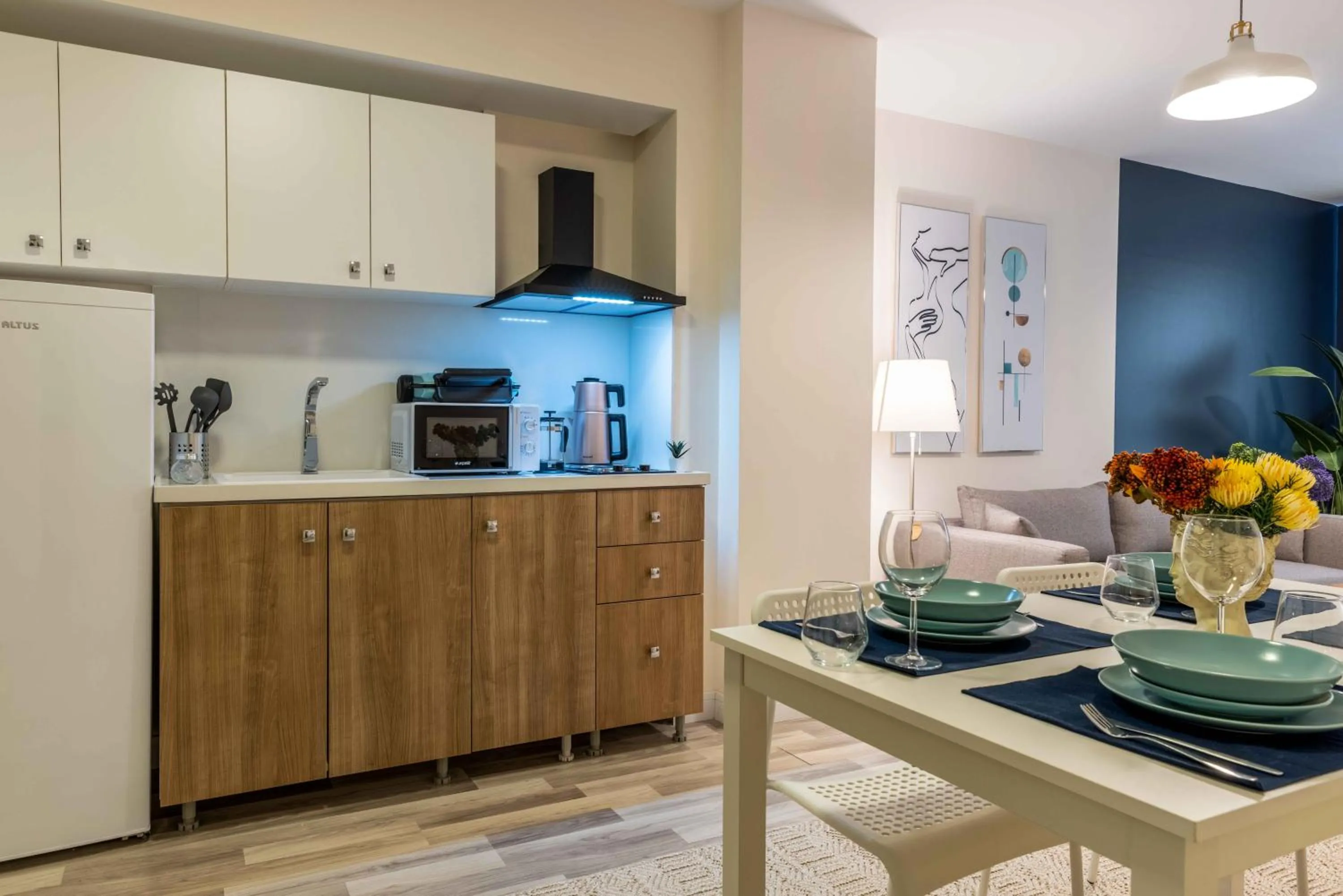 Coffee/tea facilities in Monnas Suite