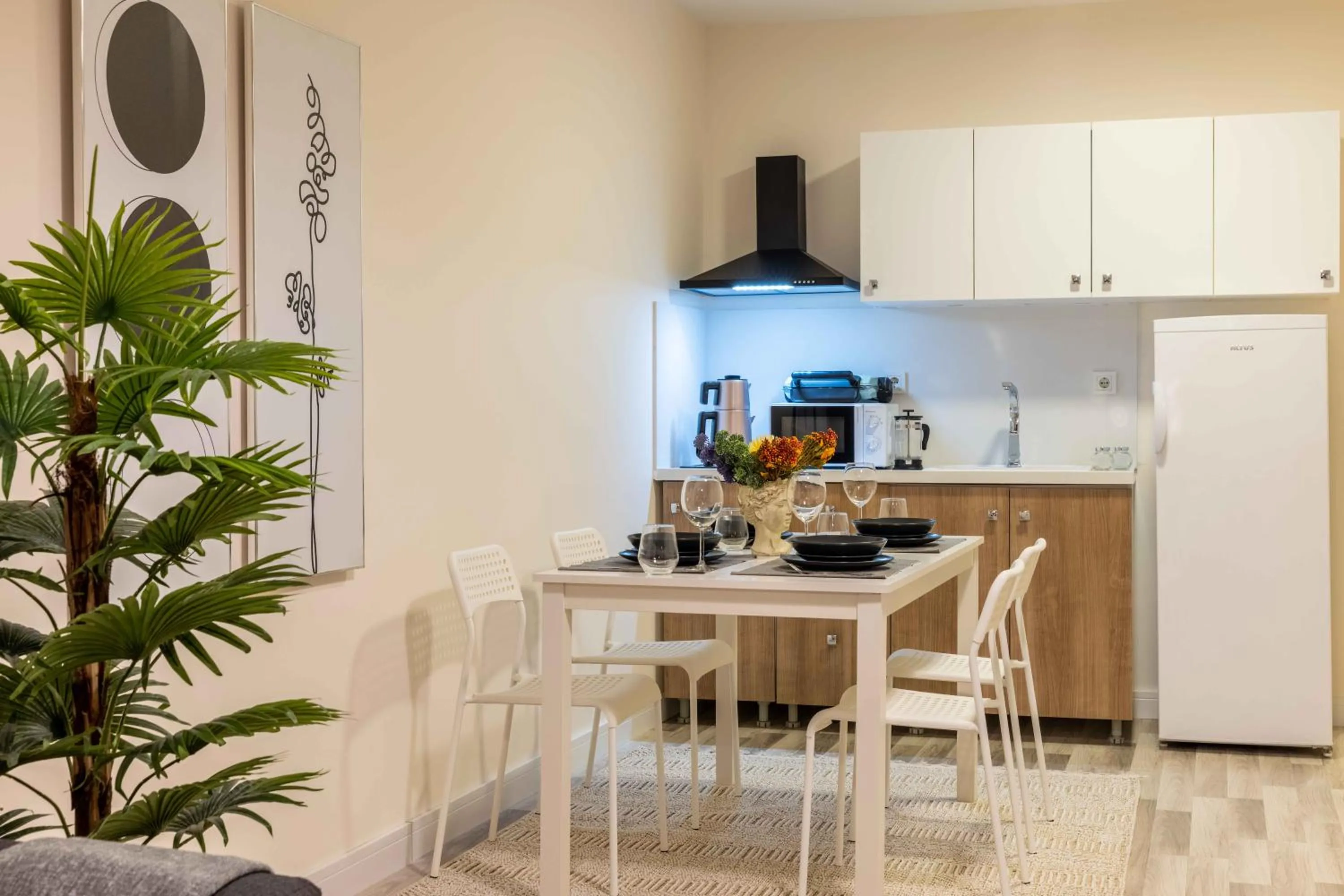 Kitchen or kitchenette in Monnas Suite