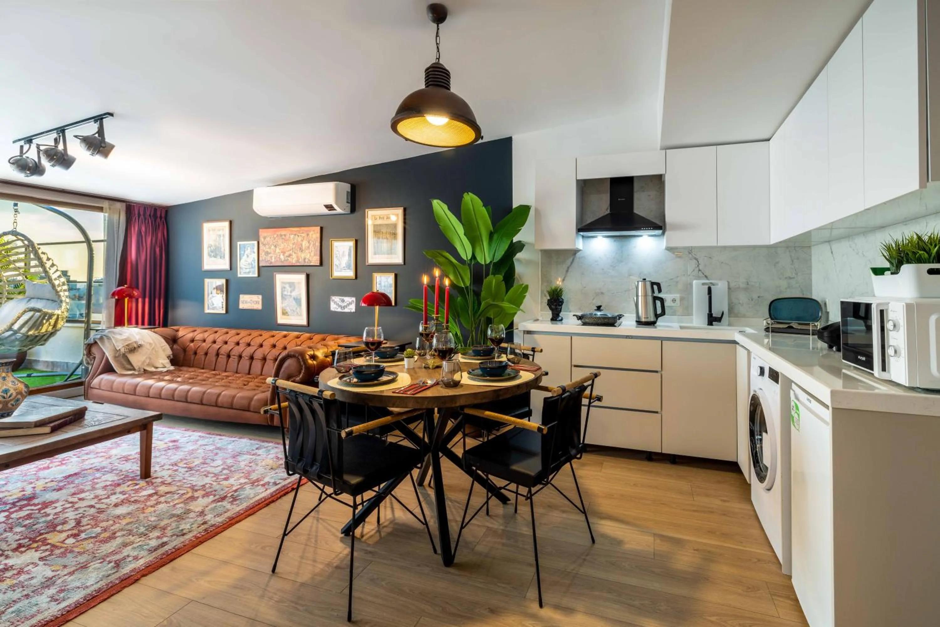 Kitchen or kitchenette in Monnas Suite