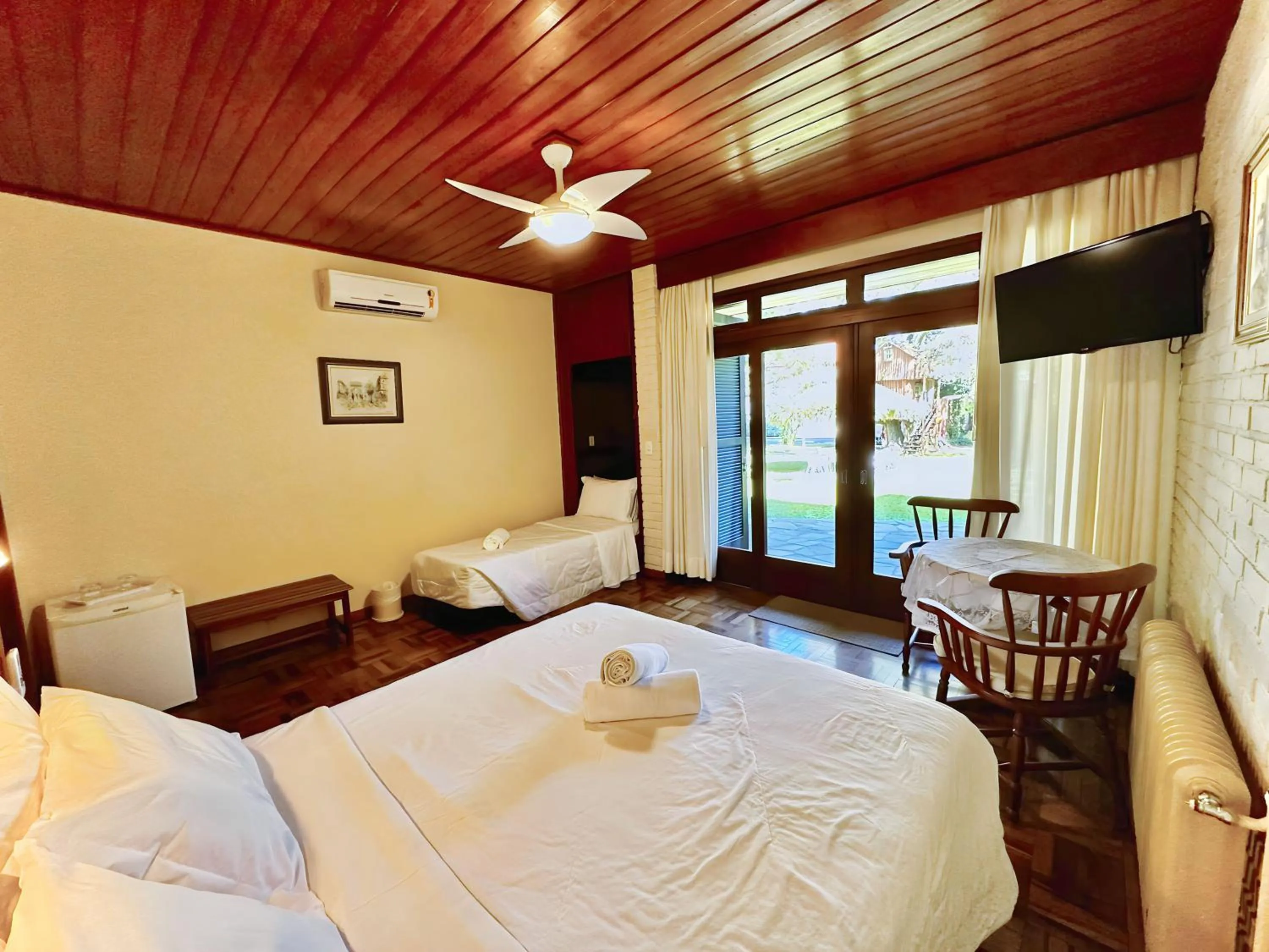 Bedroom, Bed in Natur Hotel - 700m da Rua Coberta